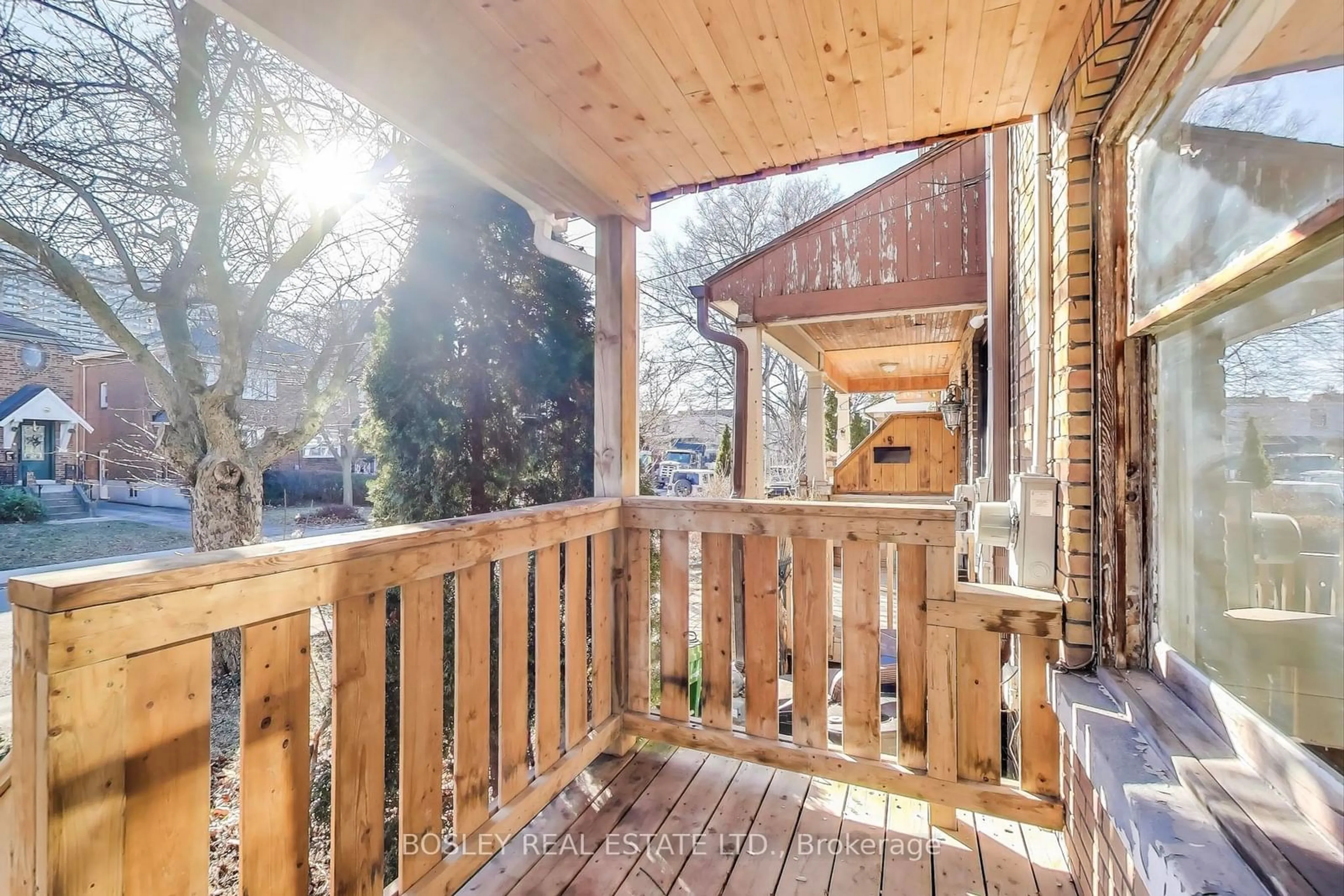 Patio, street for 26 Balfour Ave, Toronto Ontario M4C 1T5