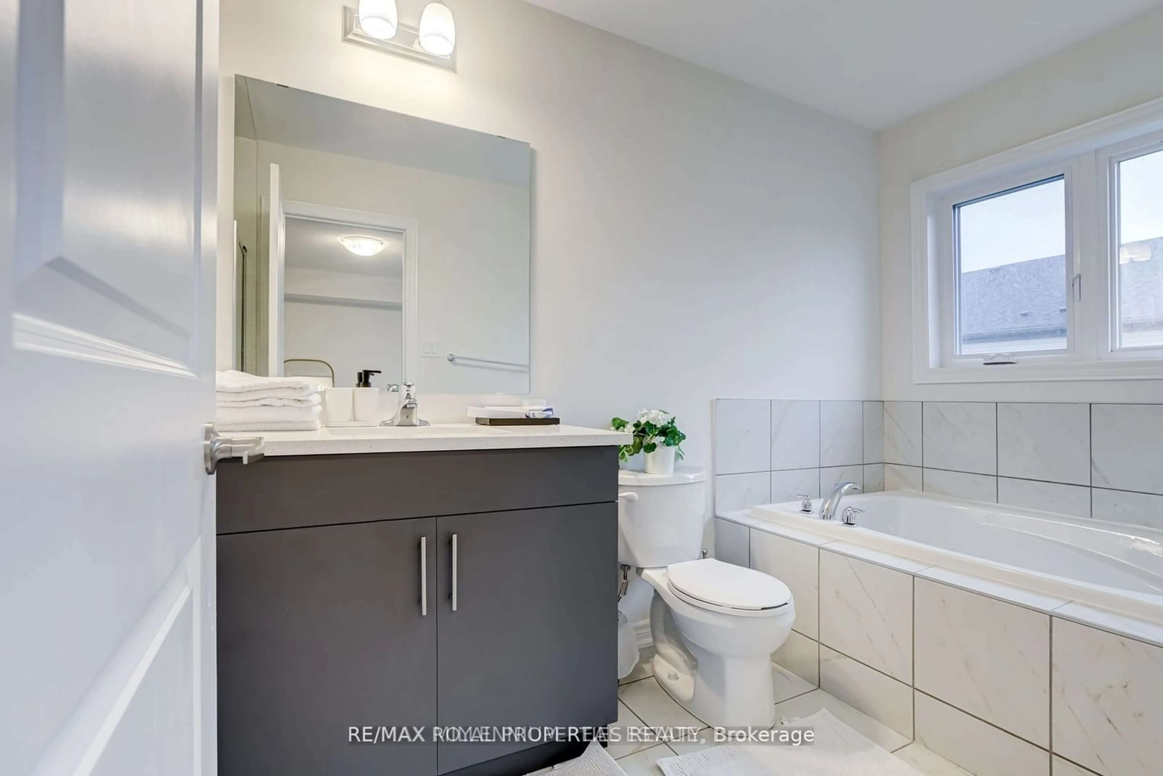 Contemporary bathroom, ceramic/tile floor for 49 Dance Act Ave, Oshawa Ontario L1H 7K4