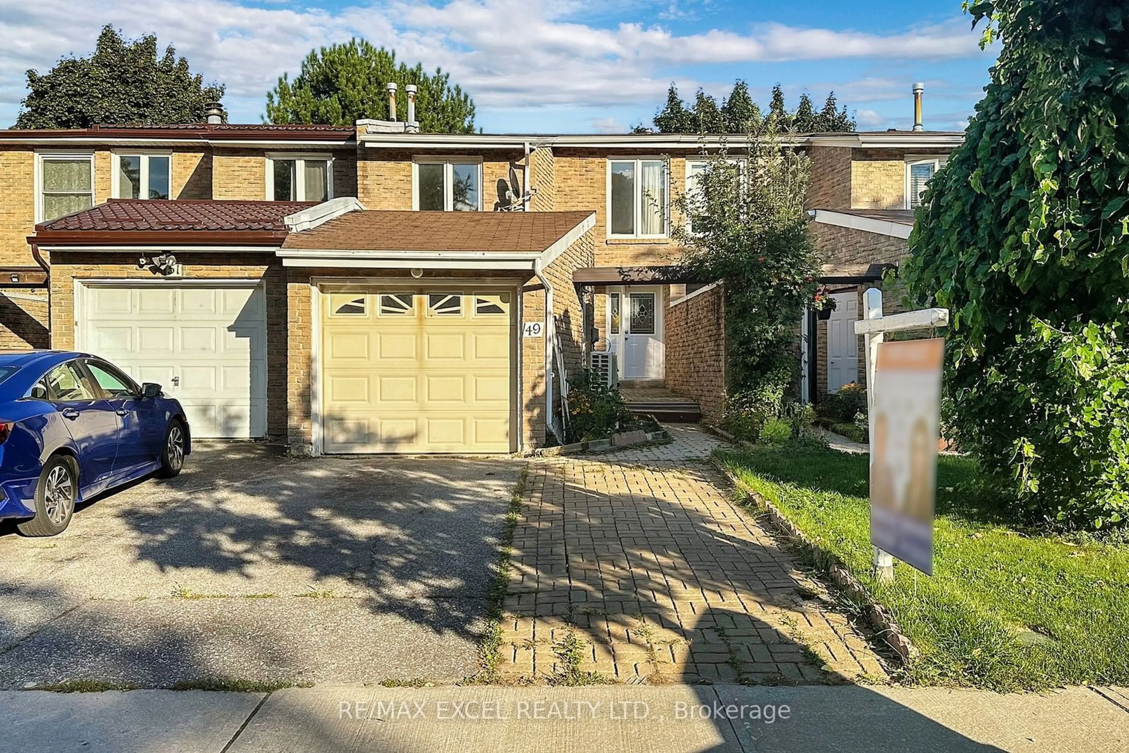 A pic from outside/outdoor area/front of a property/back of a property/a pic from drone, street for 49 Ambercroft Blvd, Toronto Ontario M1W 2Z6