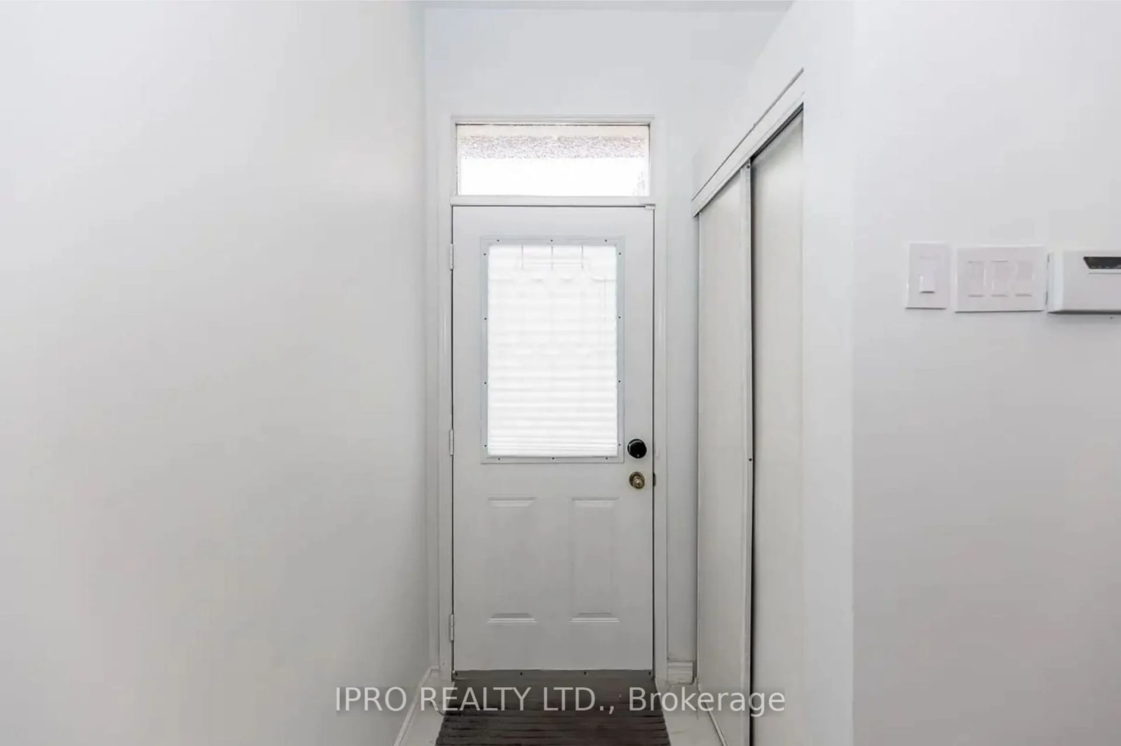 Indoor entryway for 83 Mondeo Dr #293, Toronto Ontario M1P 5B6