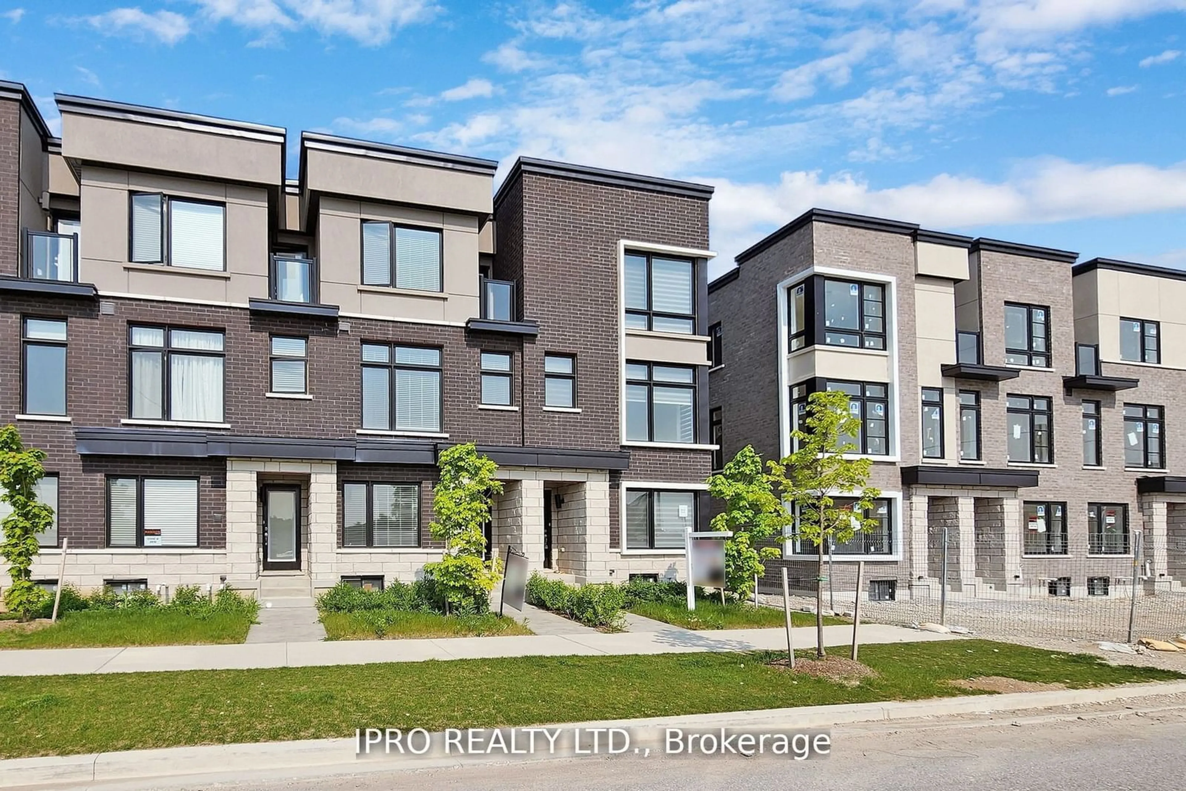 Home with brick exterior material, street for 2614 Castlegate Crossing Circ, Pickering Ontario L1X 0H9