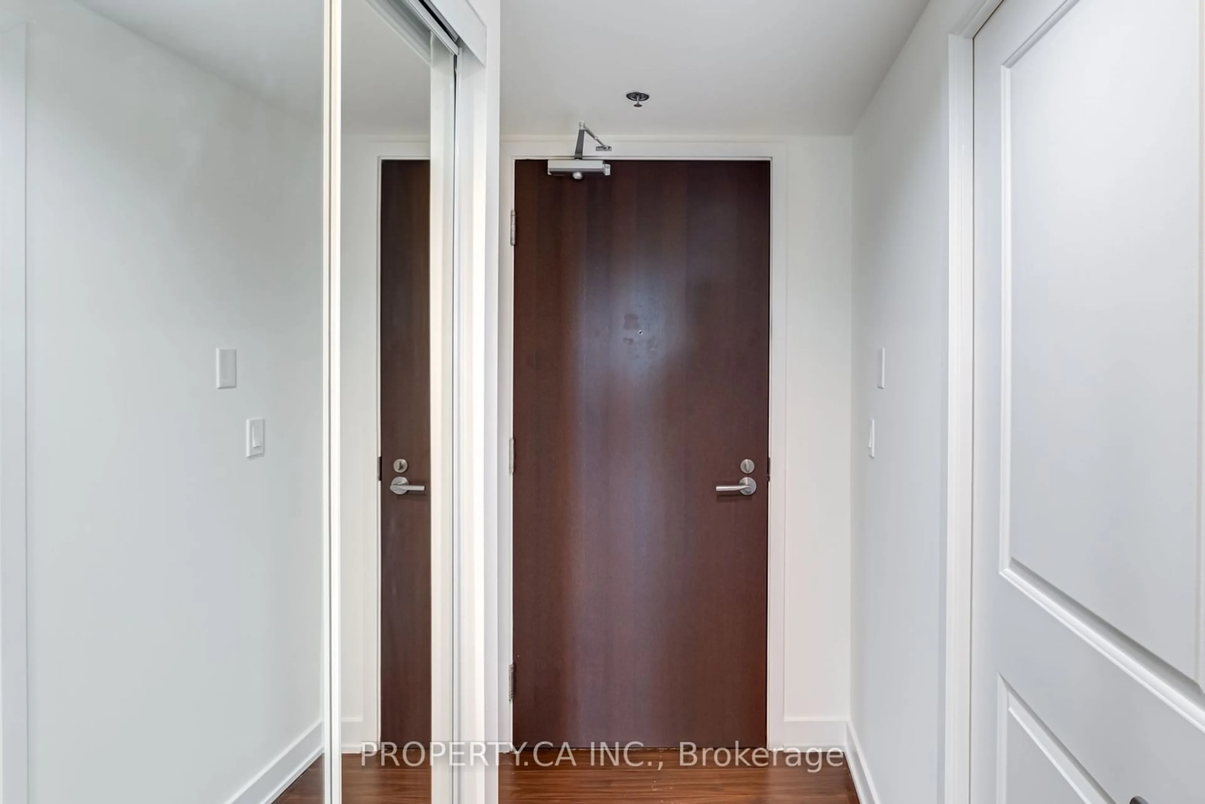 Indoor entryway for 185 Bonis Ave #911, Toronto Ontario M1T 0A4