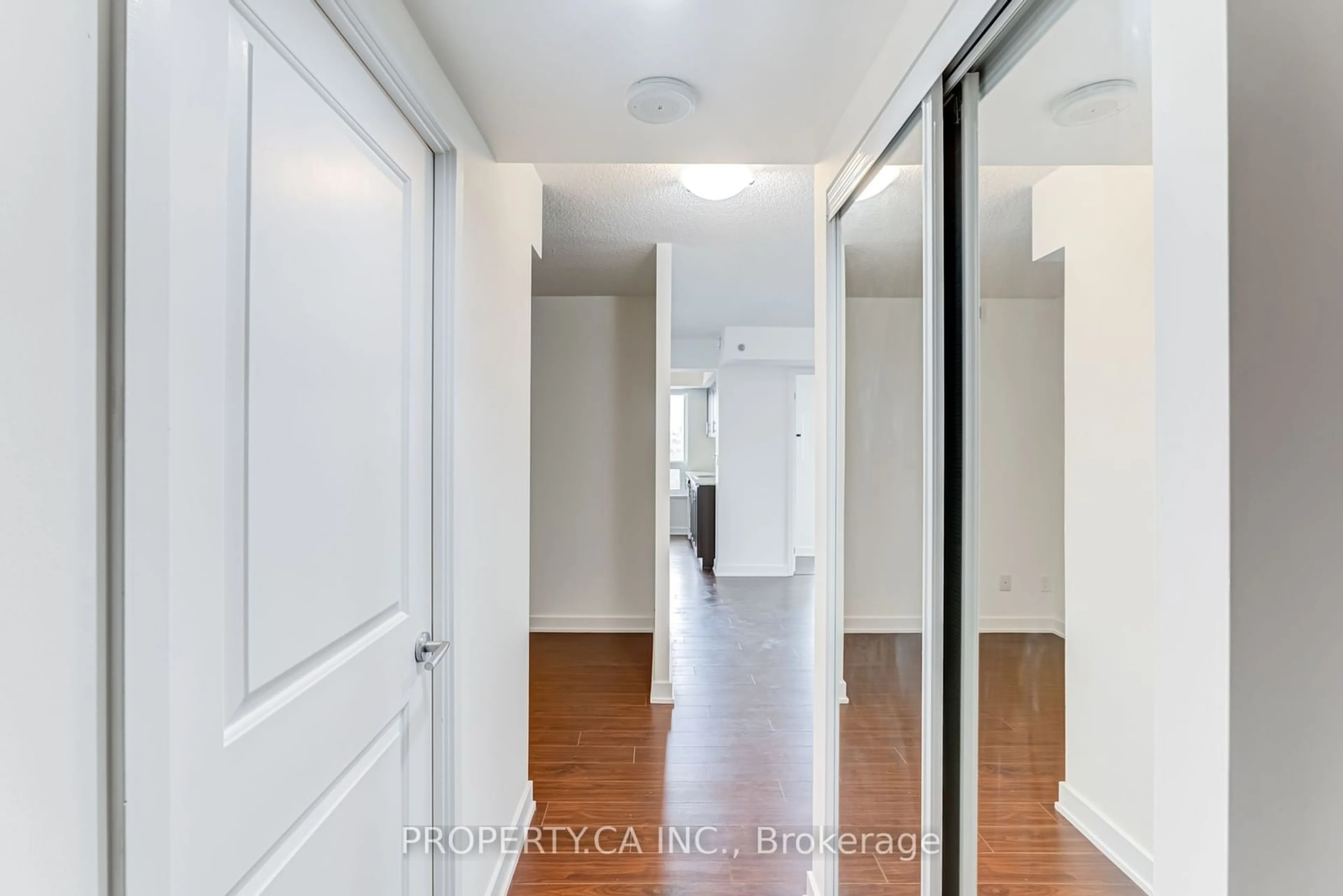 Indoor entryway for 185 Bonis Ave #911, Toronto Ontario M1T 0A4