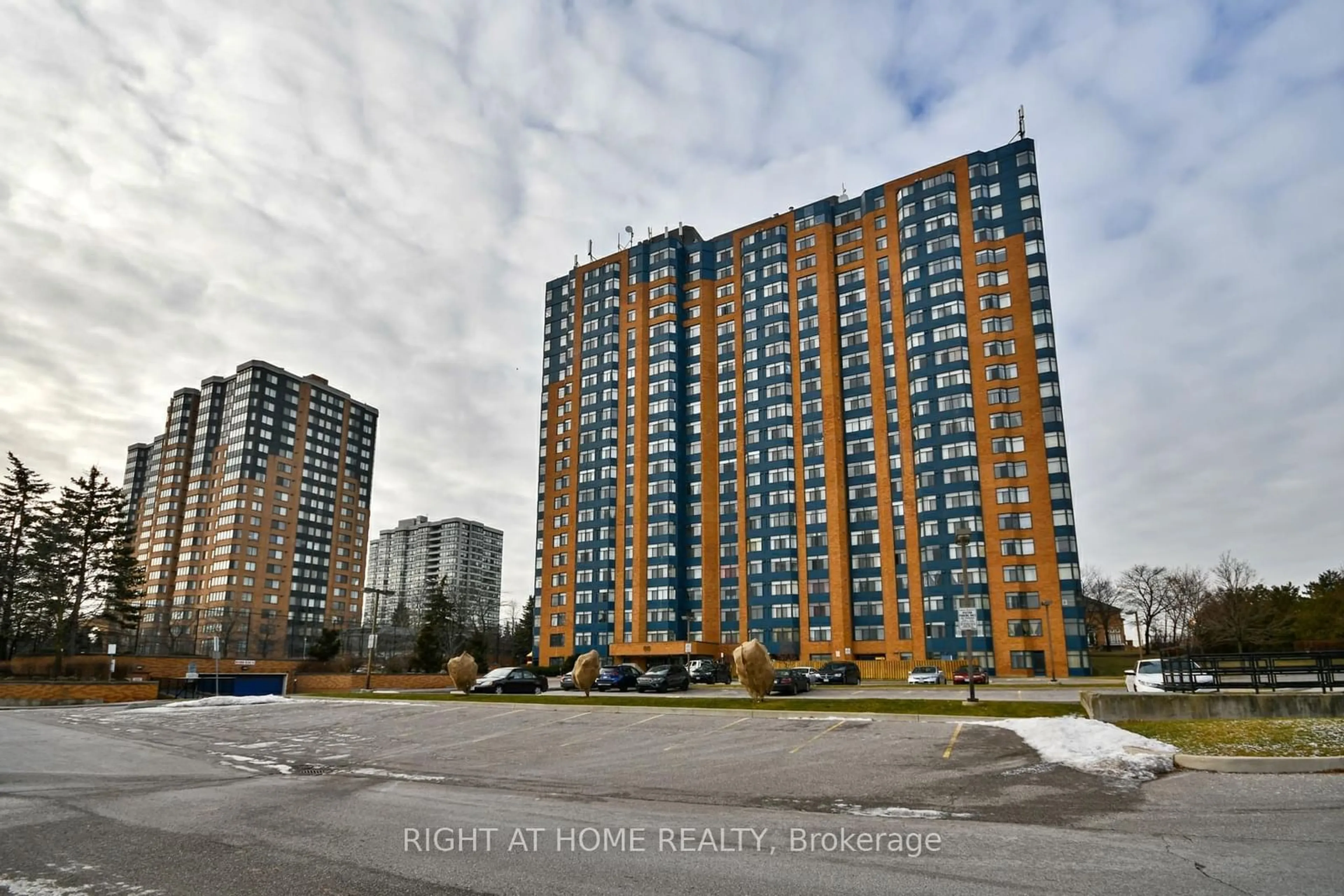 A pic from outside/outdoor area/front of a property/back of a property/a pic from drone, unknown for 88 Alton Towers Circ #708, Toronto Ontario M1V 5C5