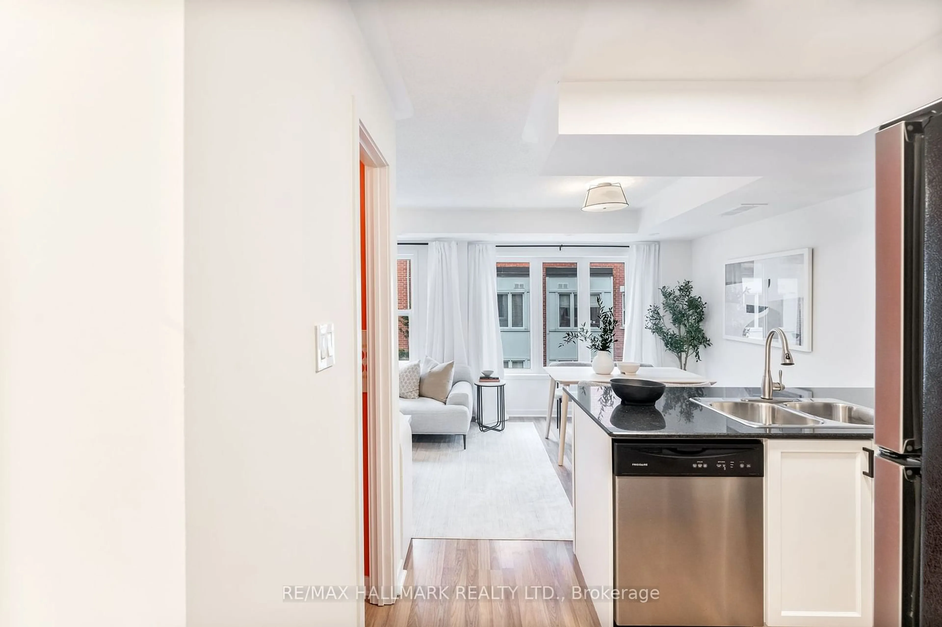 Open concept kitchen, ceramic/tile floor for 8 Florence Wyle Lane #3, Toronto Ontario M4M 3E7