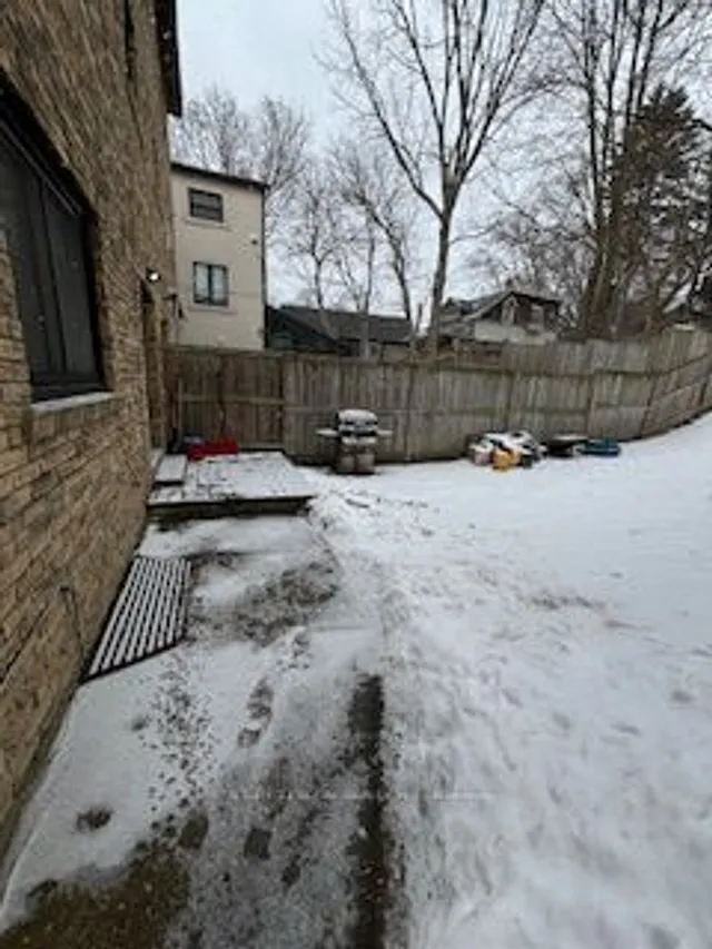 Primary image of 221 Kenilworth Ave