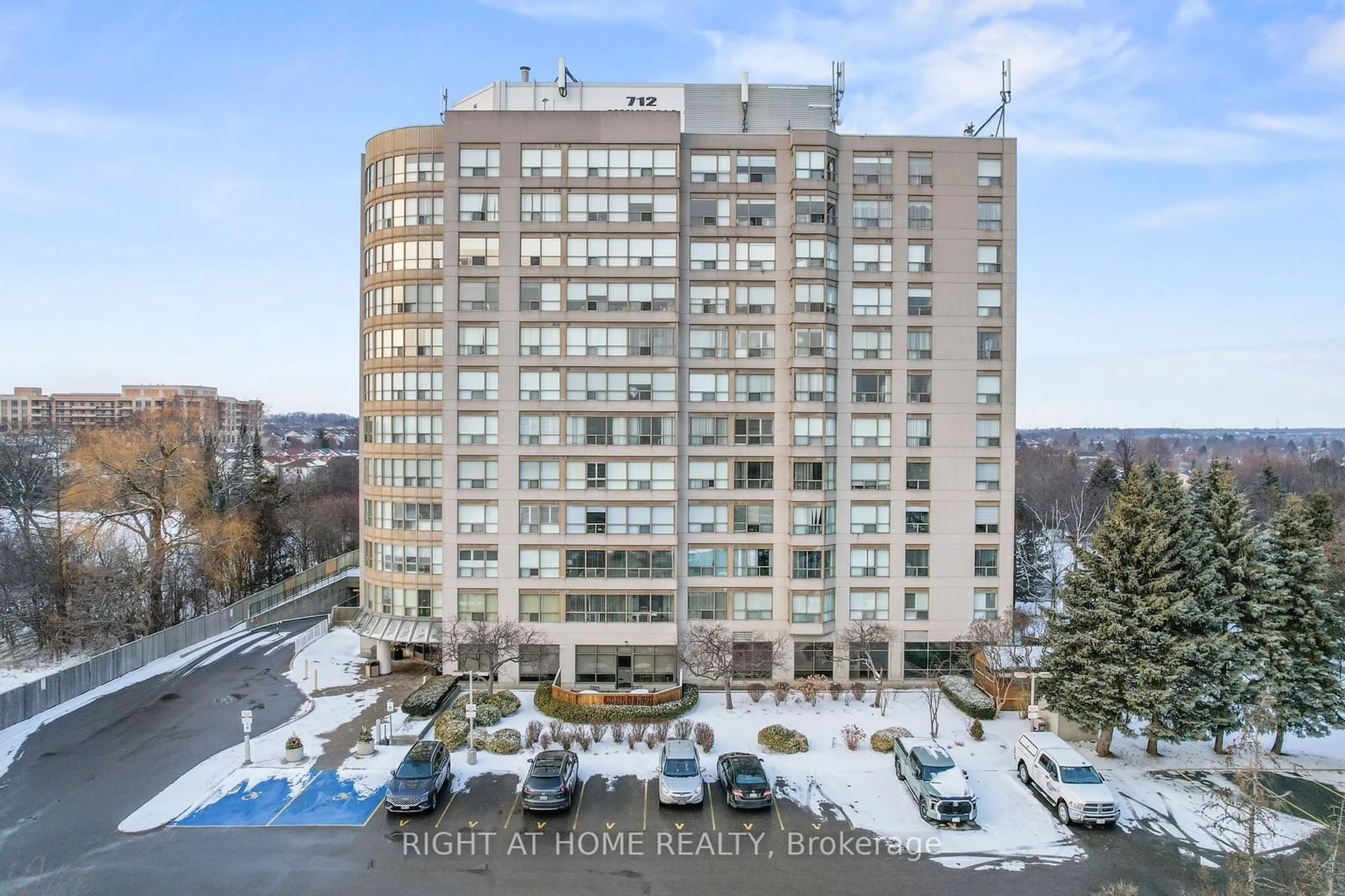 A pic from outside/outdoor area/front of a property/back of a property/a pic from drone, city buildings view from balcony for 712 Rossland Rd #415, Whitby Ontario L1N 9E8