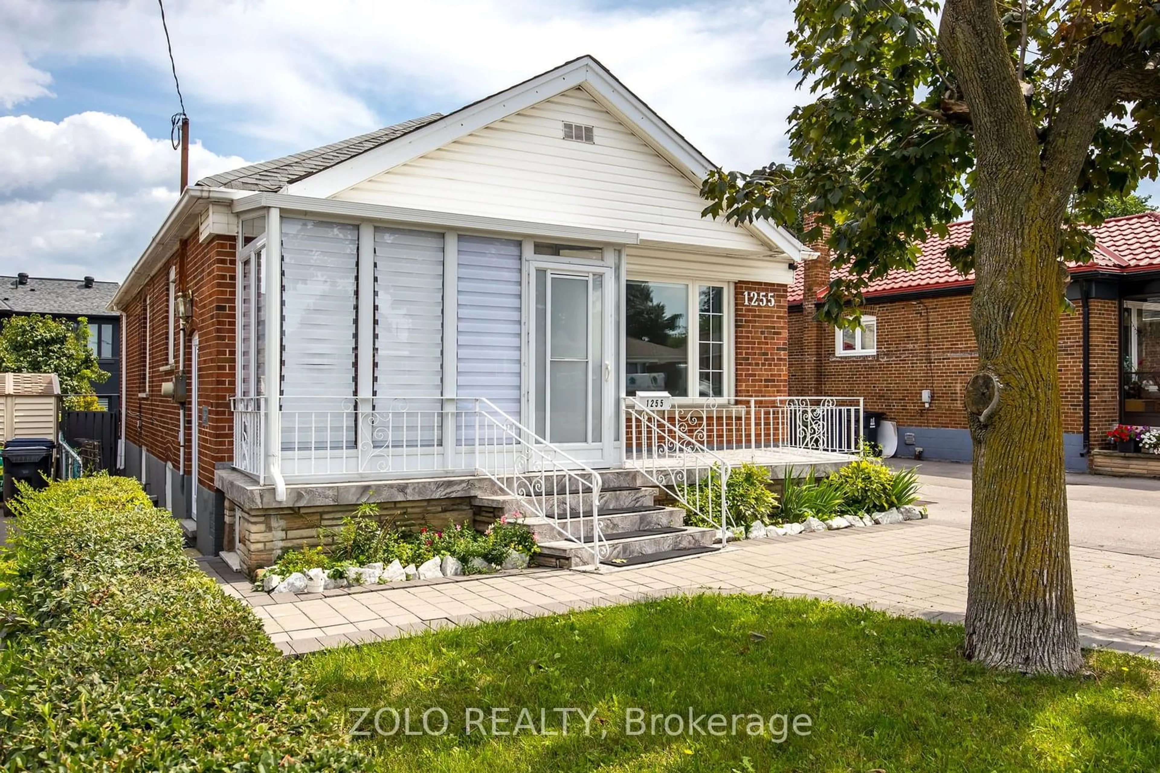 Home with brick exterior material, street for 1255 Warden Ave, Toronto Ontario M1R 2R4