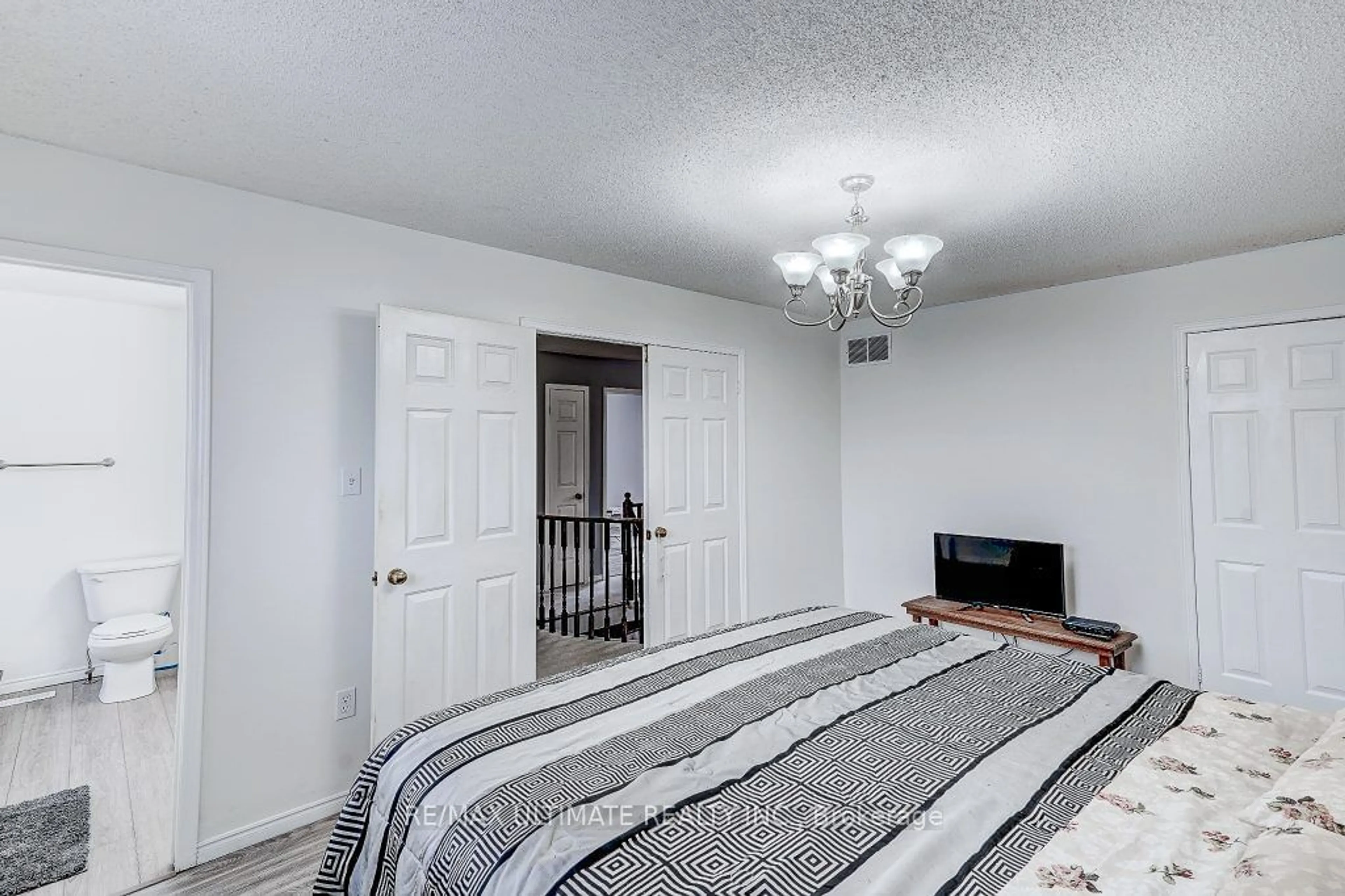 A pic of a room for 132 Mandrake St, Ajax Ontario L1S 5E4