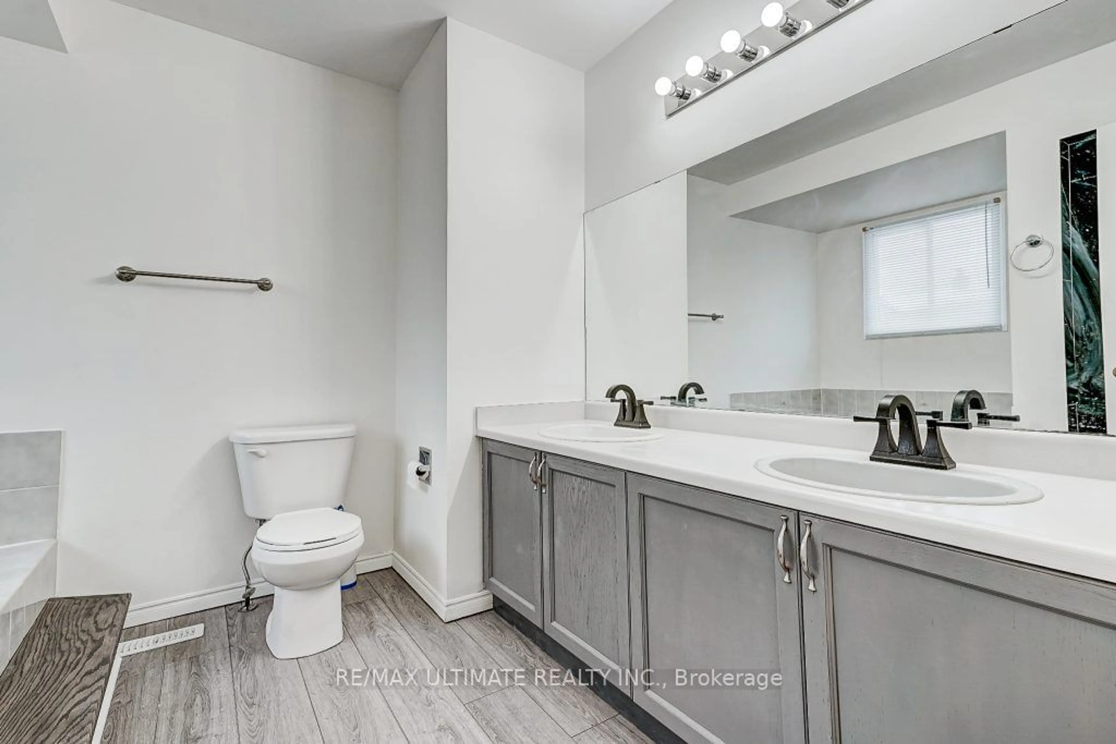 Standard bathroom, ceramic/tile floor for 132 Mandrake St, Ajax Ontario L1S 5E4