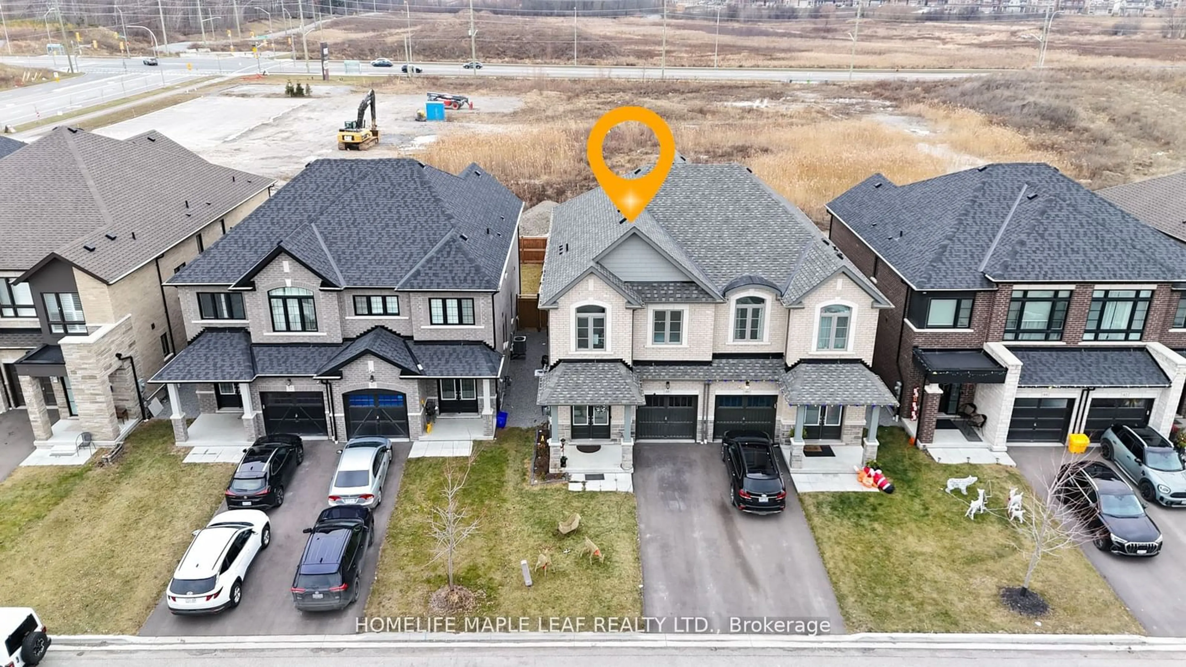 A pic from outside/outdoor area/front of a property/back of a property/a pic from drone, street for 48 Peter Hogg Crt, Whitby Ontario L1P 0N2