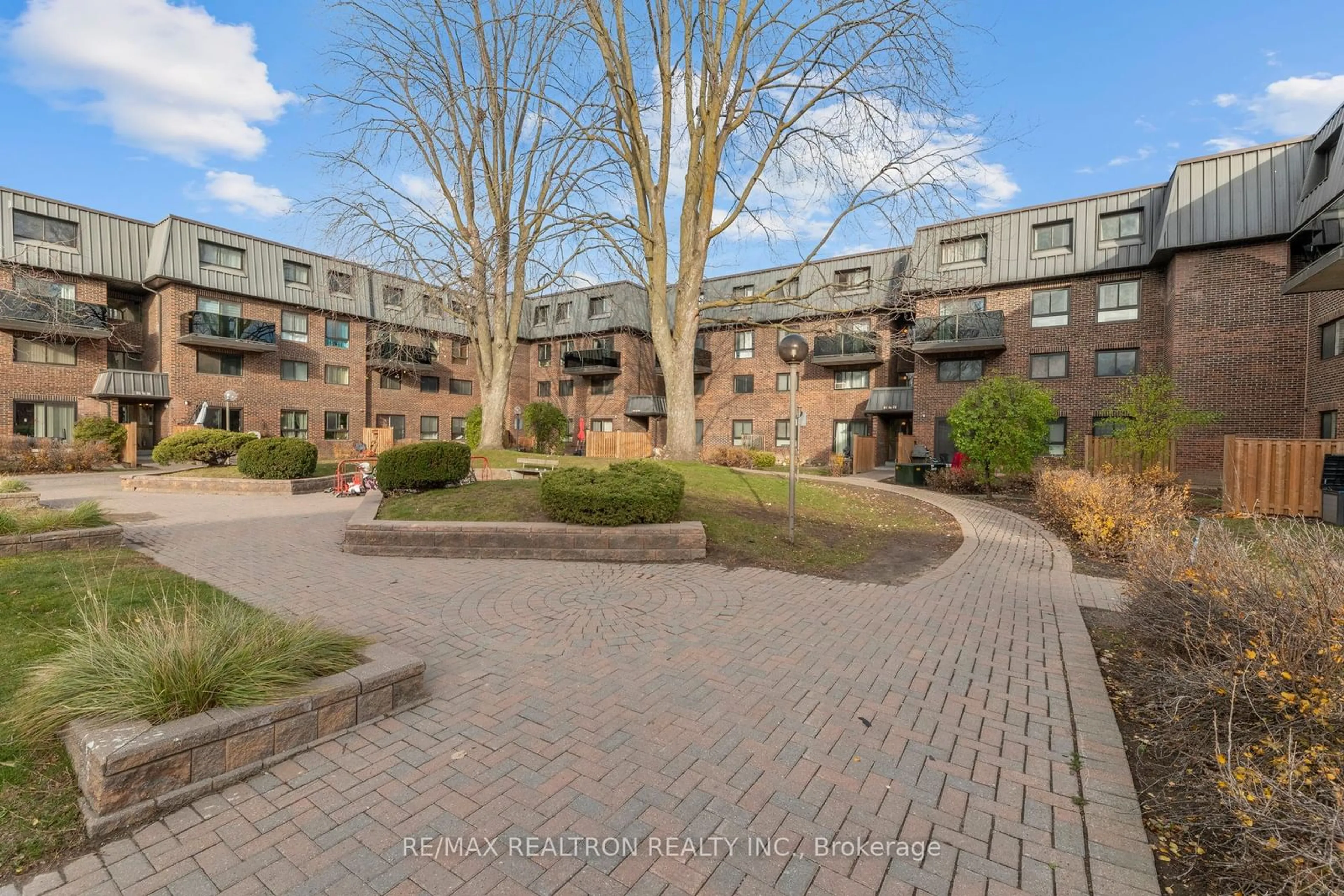 A pic from outside/outdoor area/front of a property/back of a property/a pic from drone, street for 53 Taunton Rd #70, Oshawa Ontario L1G 3T6