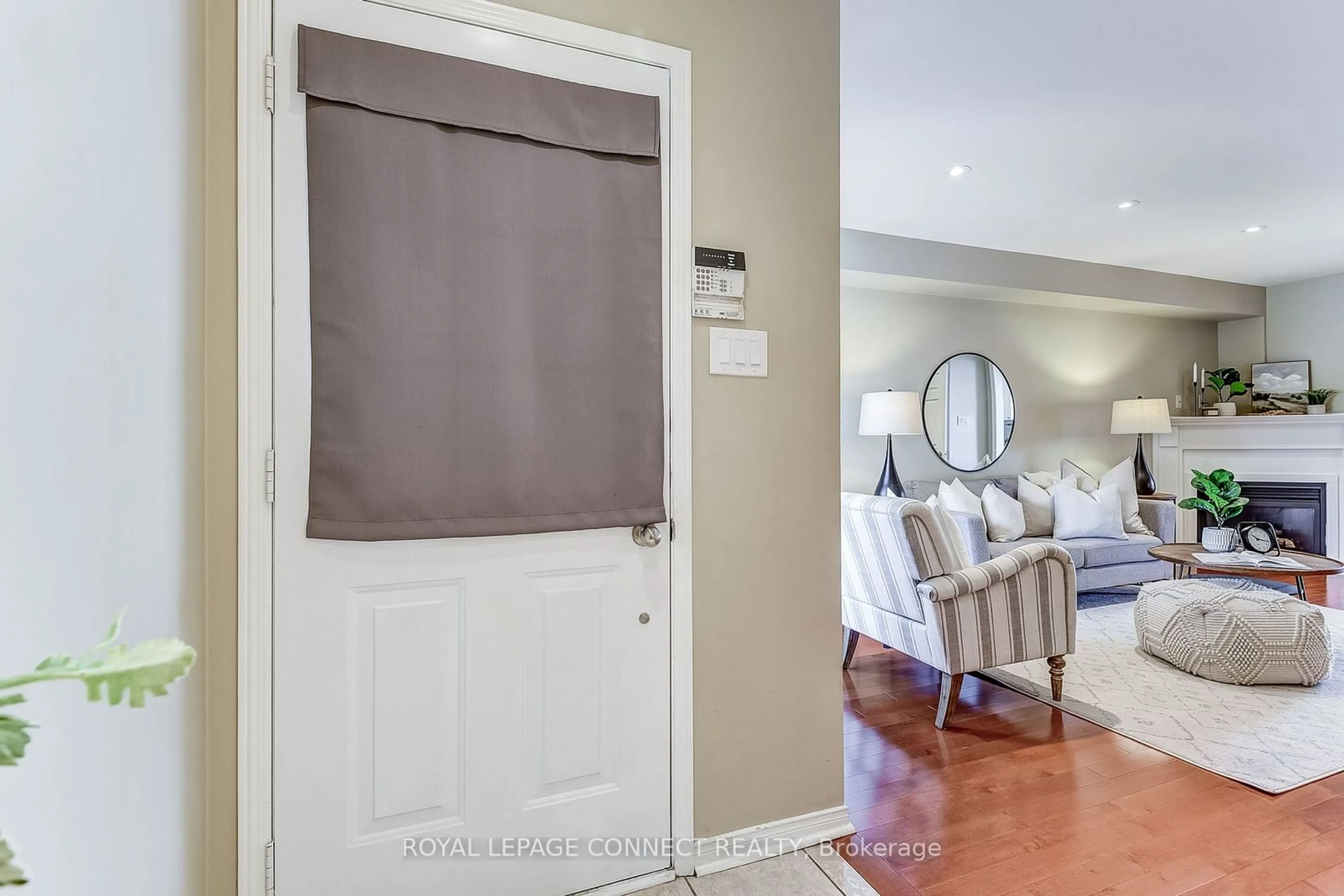 Indoor entryway for 29 Andona Cres, Toronto Ontario M1C 5J6