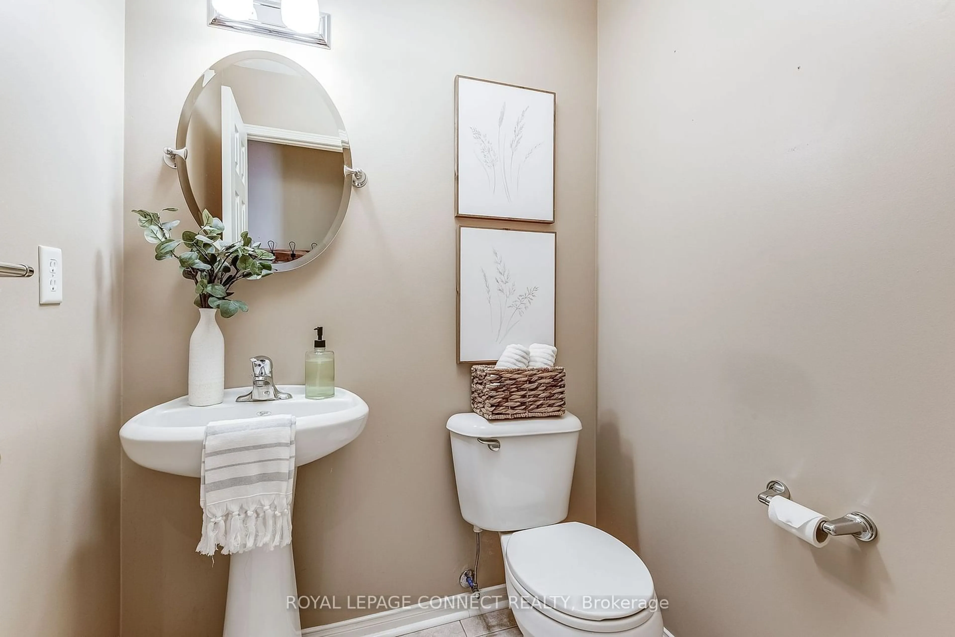 Standard bathroom, ceramic/tile floor for 29 Andona Cres, Toronto Ontario M1C 5J6