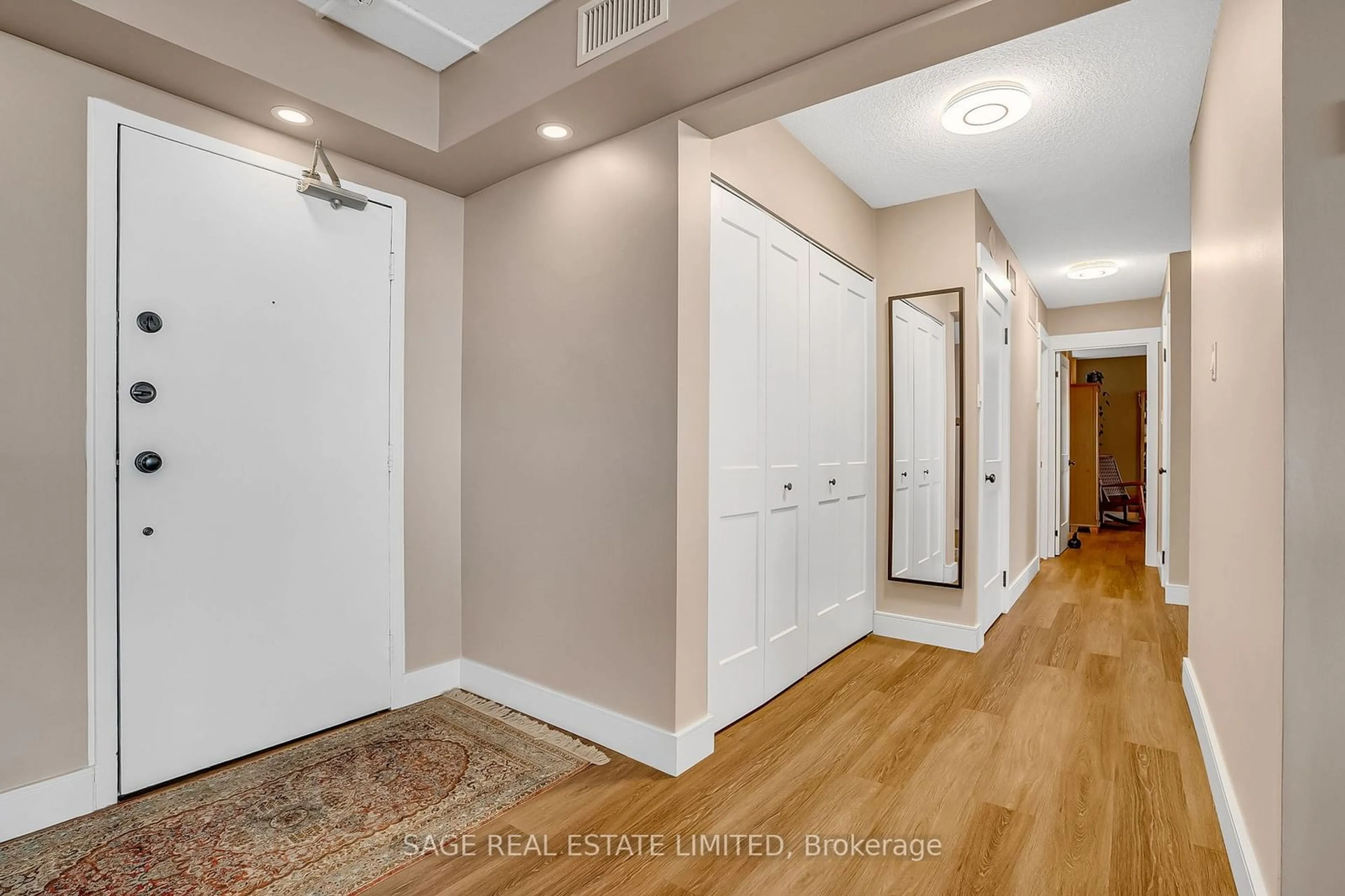 Indoor entryway for 1210 Radom St #904, Pickering Ontario L1W 2Z3