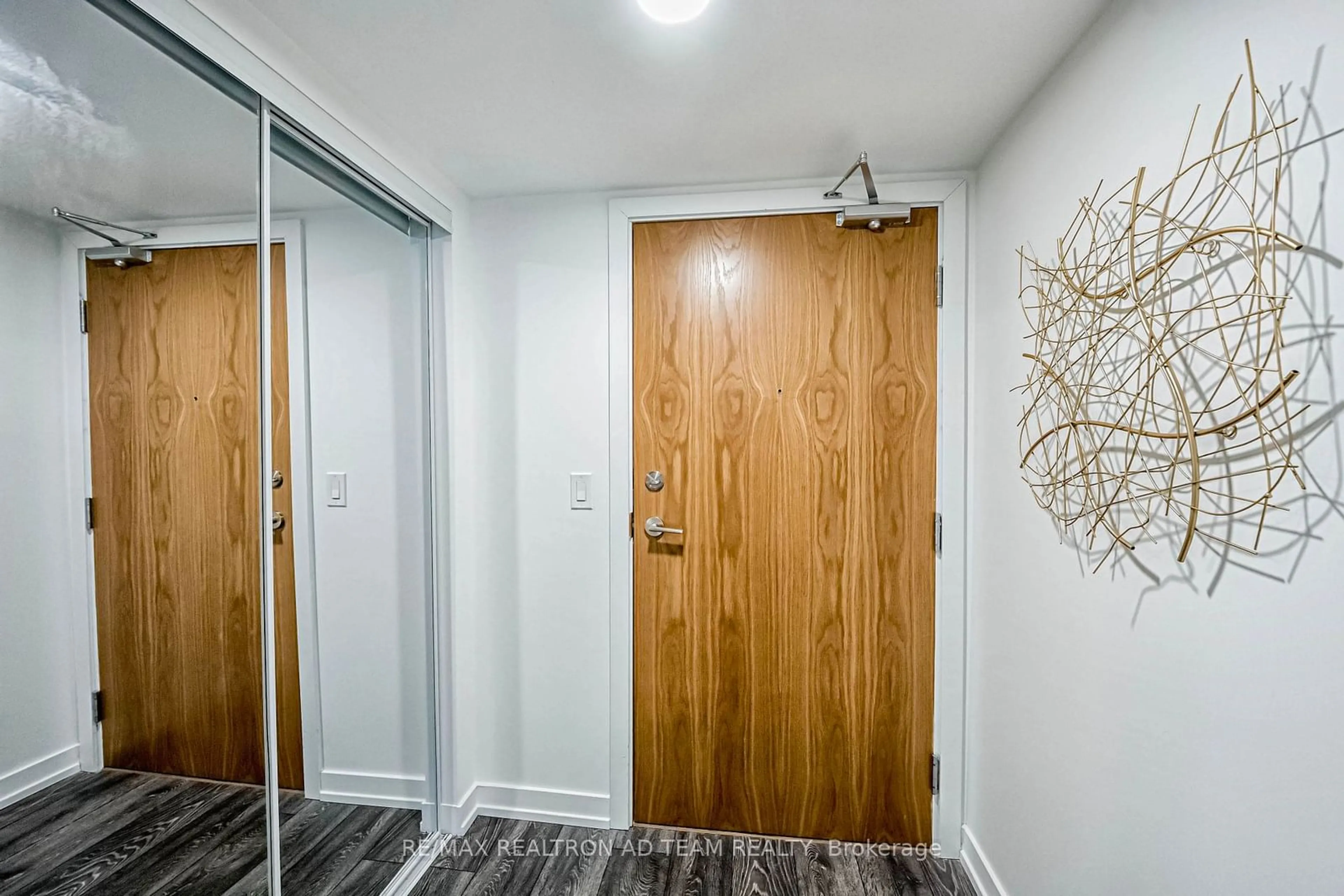 Indoor entryway for 1455 Celebration Dr #1203, Pickering Ontario L1W 0C3