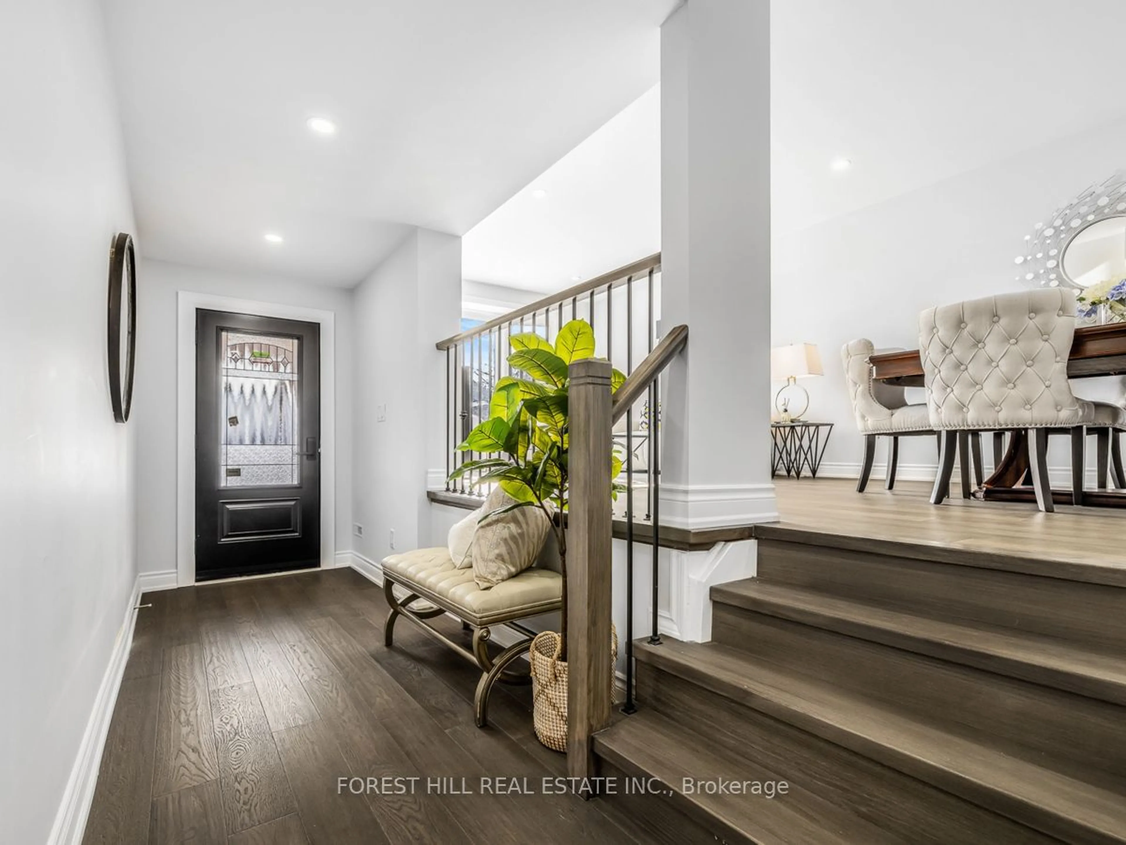 Indoor entryway for 36 Pebblehill Sq, Toronto Ontario M1S 2P7