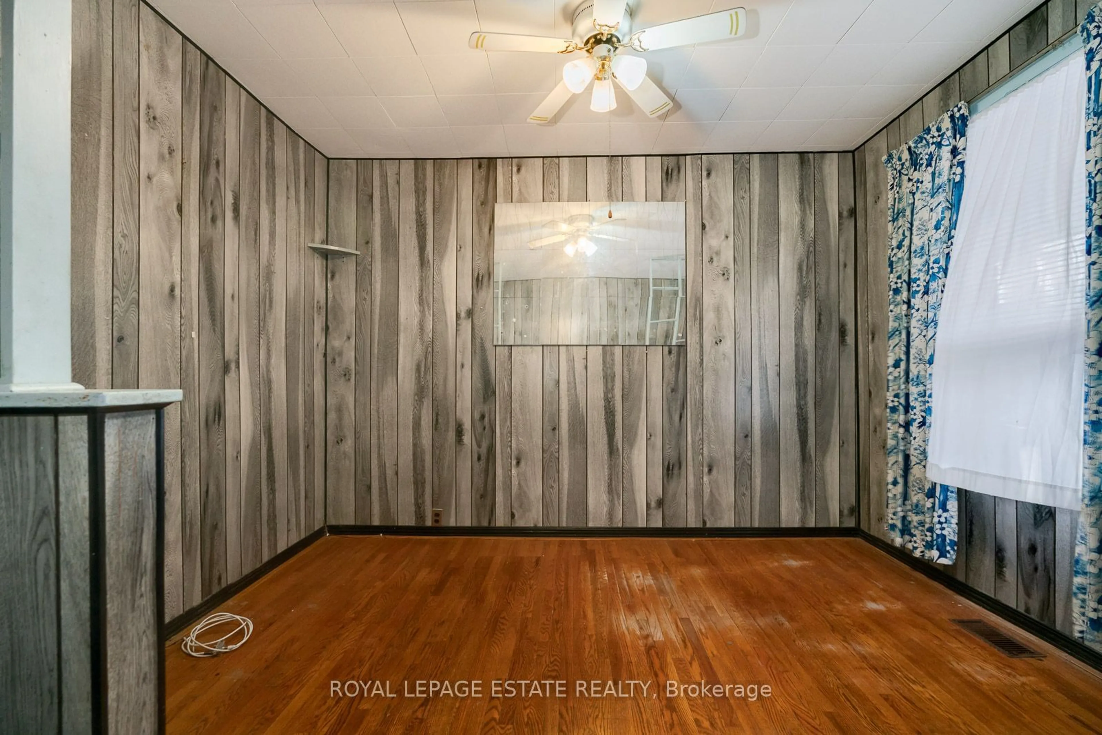 A pic of a room for 335/337 Craven Rd, Toronto Ontario M4L 2Z5