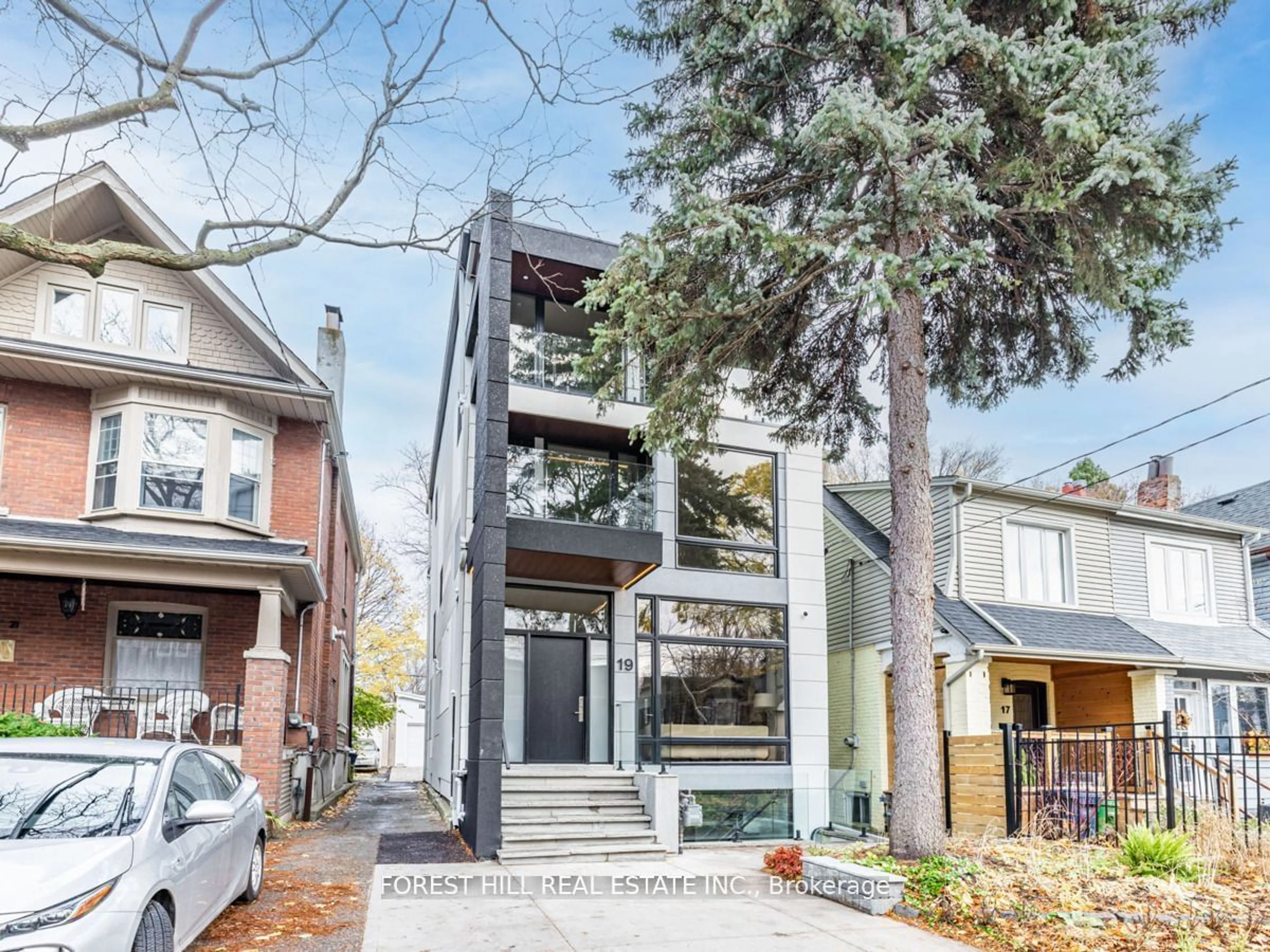 Home with brick exterior material, street for 19 Devon Rd, Toronto Ontario M4E 2J7