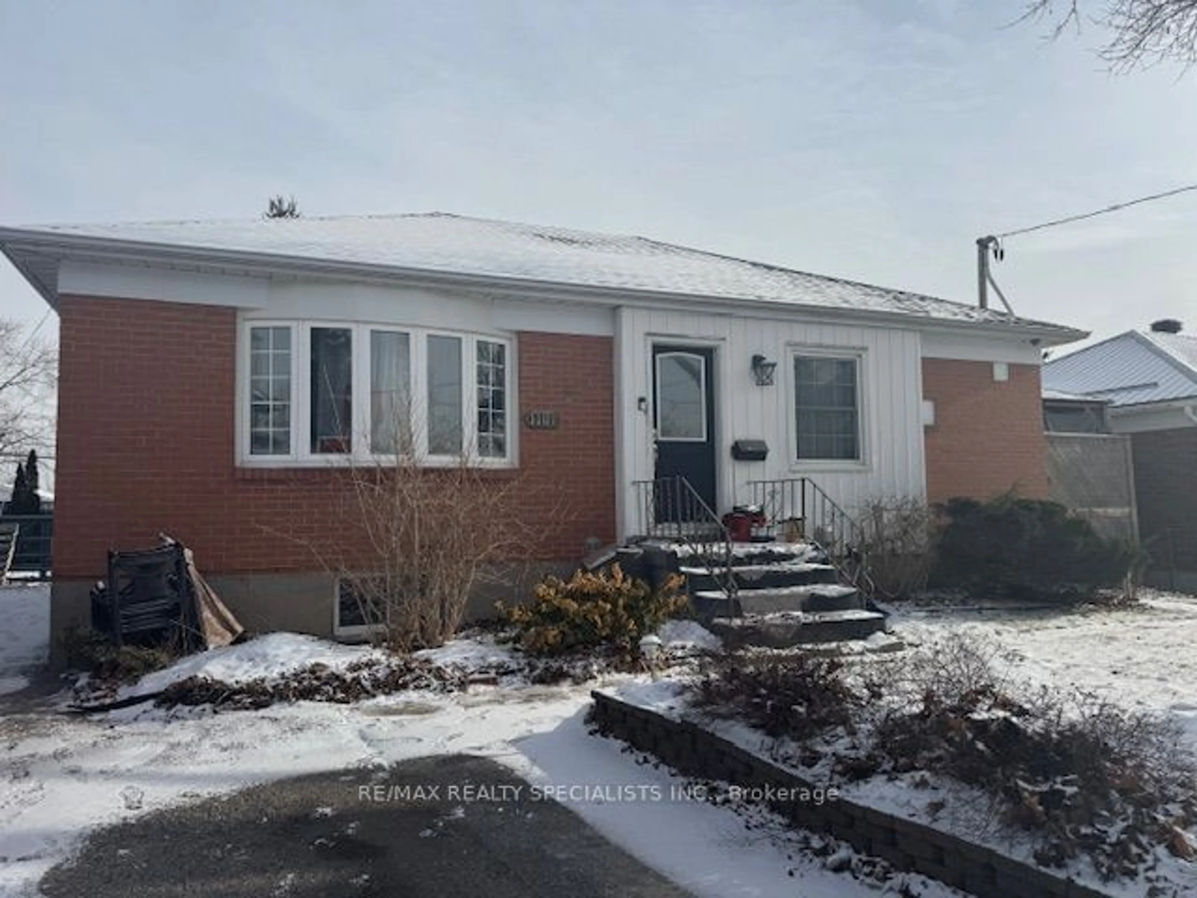 Home with brick exterior material, street for 1101 Cloverdale St, Oshawa Ontario L1H 4E3