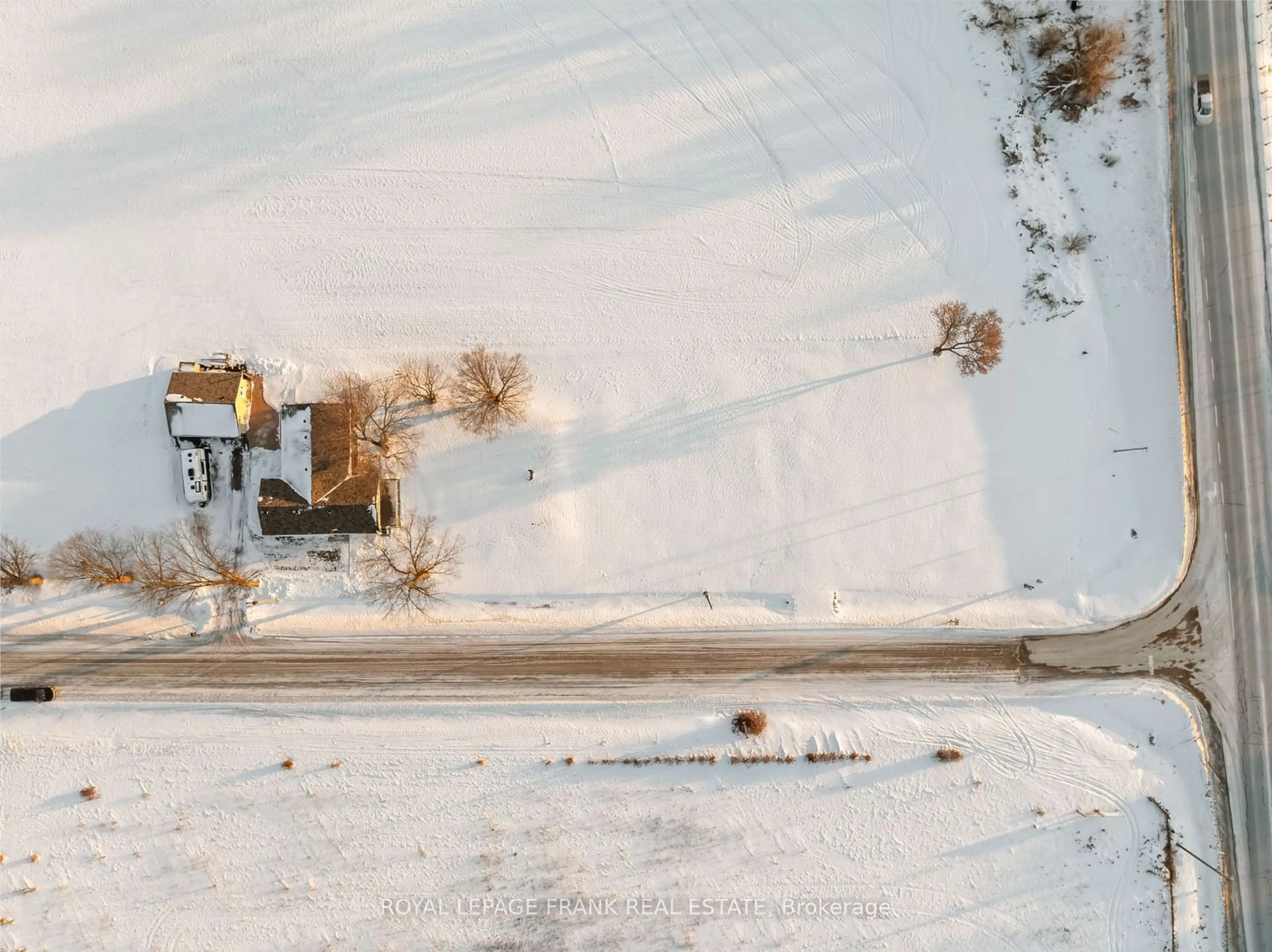 A pic from outside/outdoor area/front of a property/back of a property/a pic from drone, street for 1210 Scugog Line 8, Scugog Ontario L9L 1B2