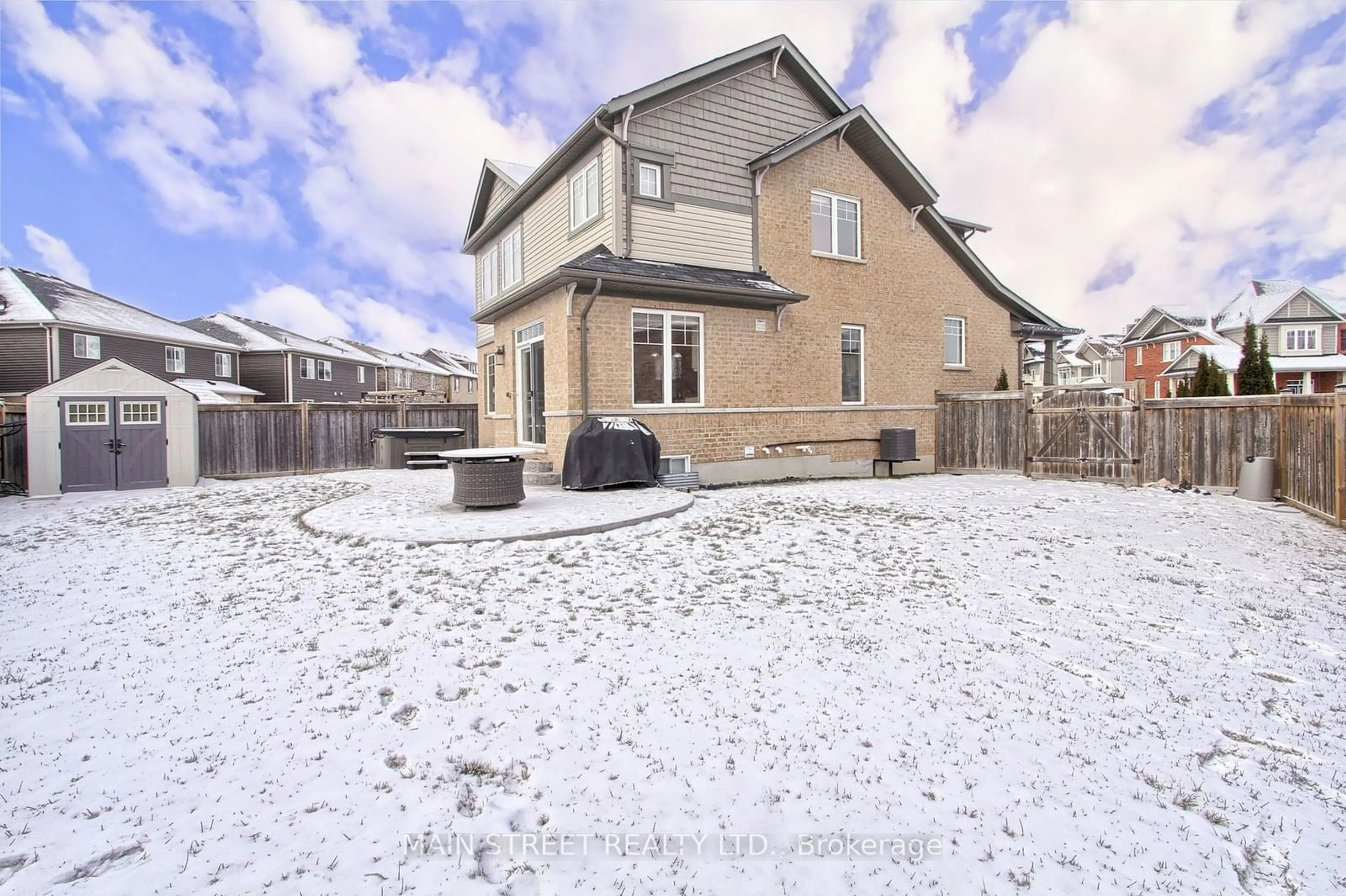 A pic from outside/outdoor area/front of a property/back of a property/a pic from drone, street for 161 Blackwell Cres, Oshawa Ontario L1L 0C8