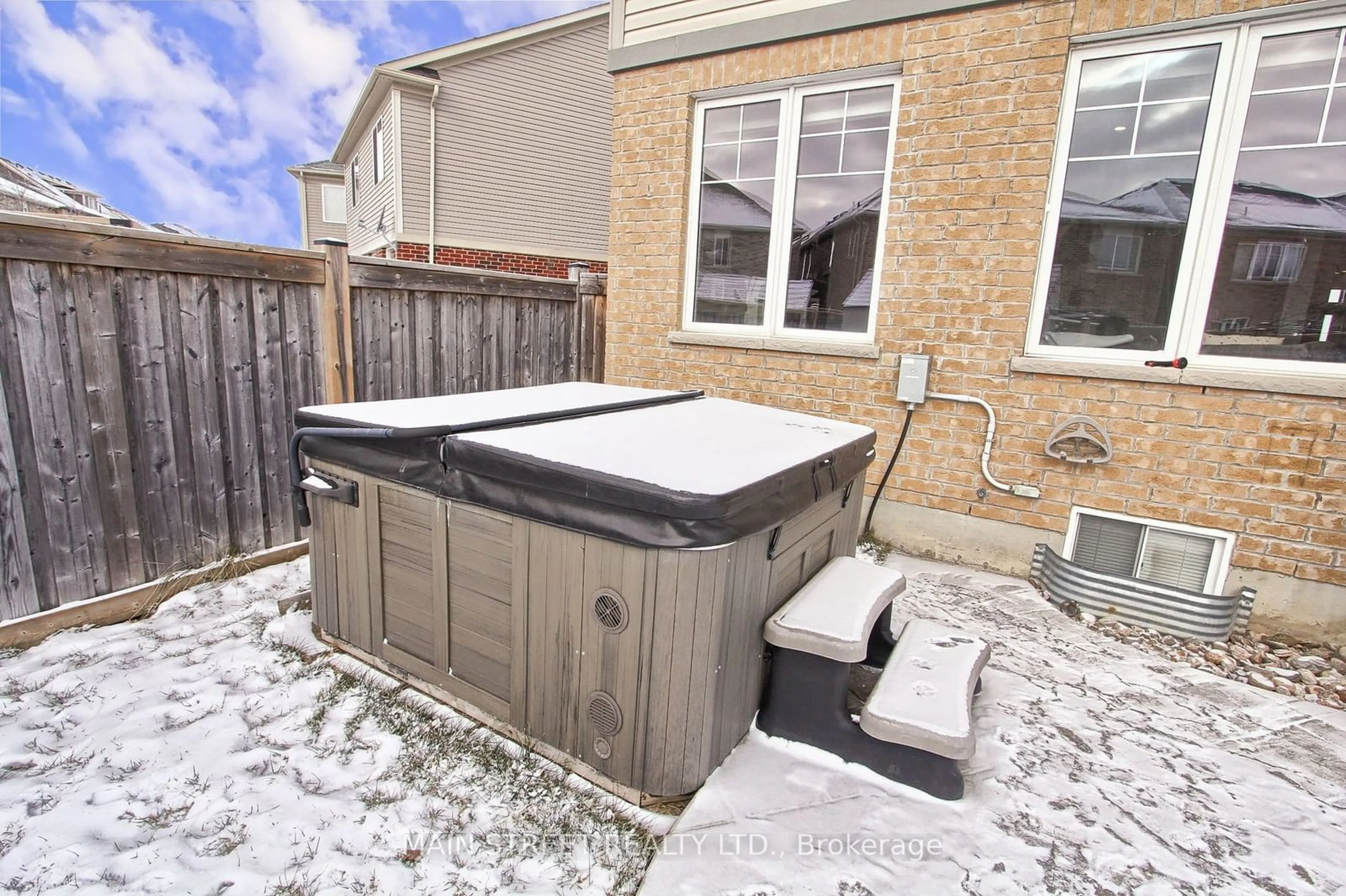 Patio, street for 161 Blackwell Cres, Oshawa Ontario L1L 0C8