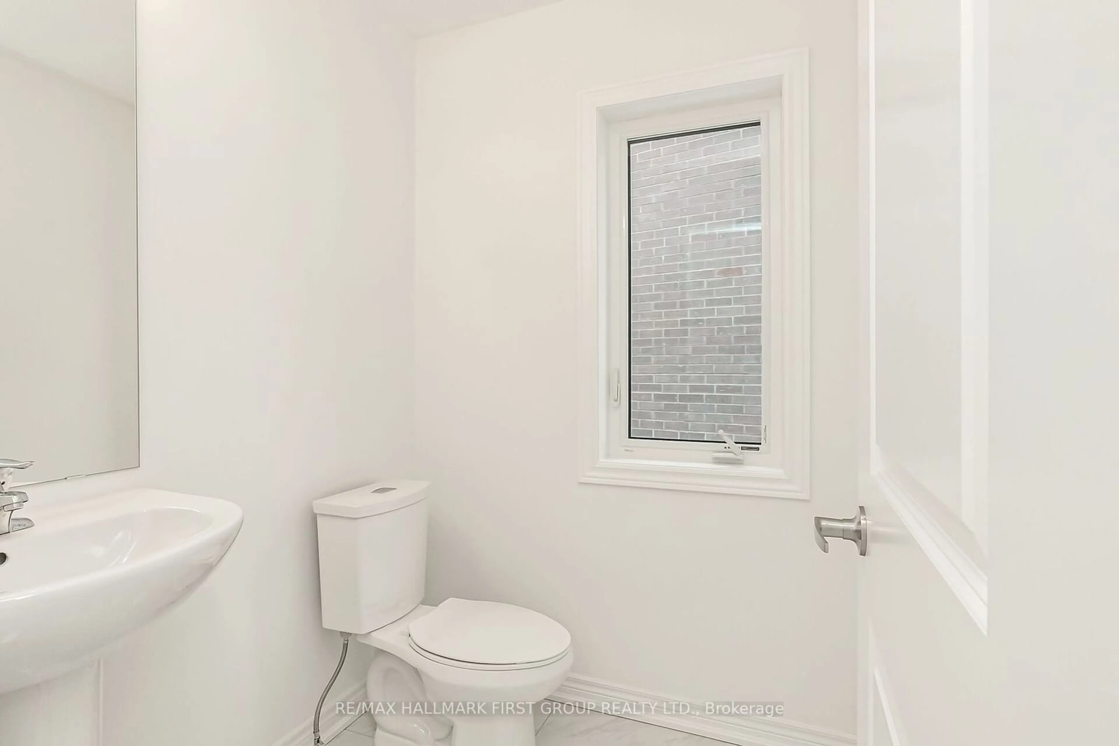 Standard bathroom, floor is not visible for 1278 Talisman Manr, Pickering Ontario L1V 2P8