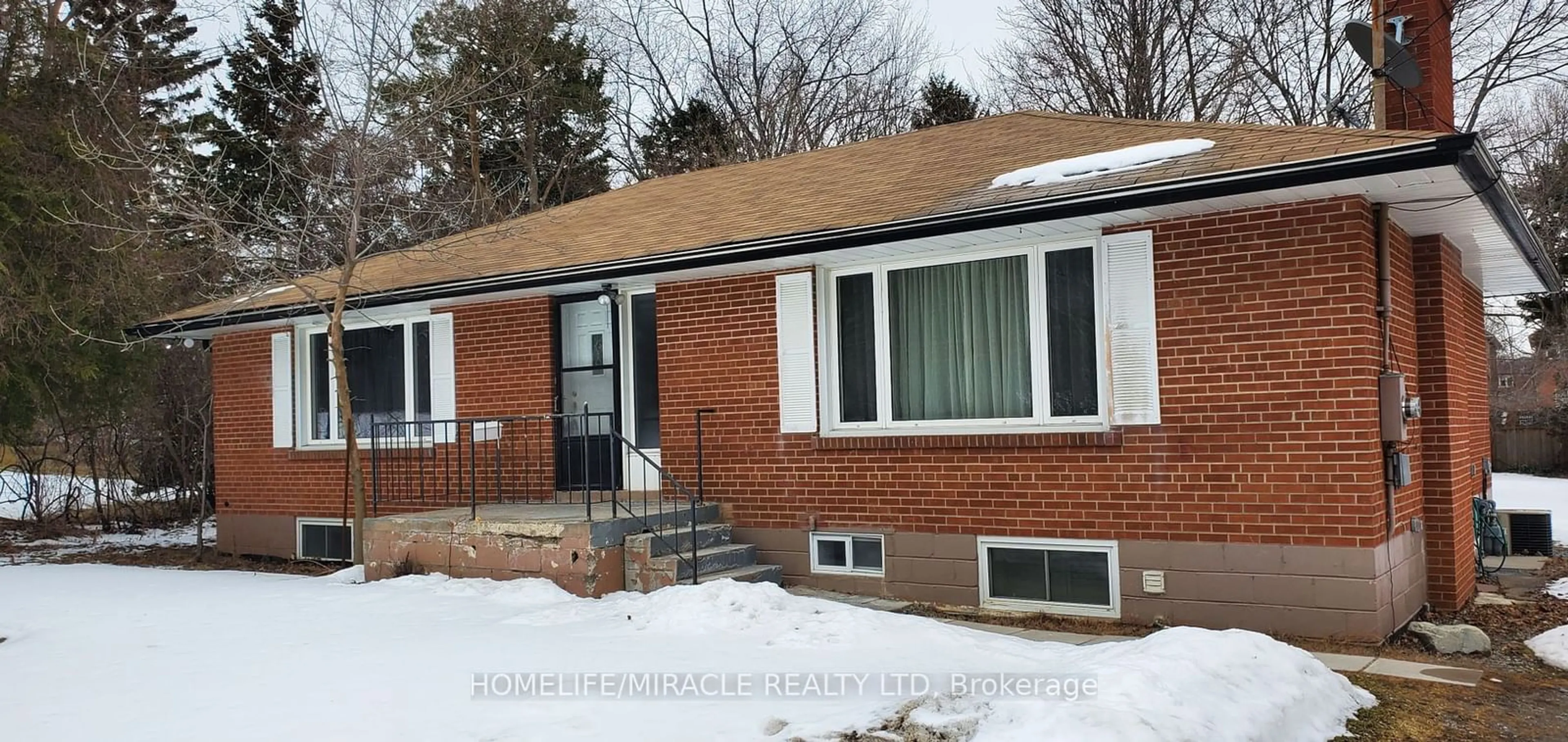 Home with brick exterior material, street for 544 Gillmoss Rd, Pickering Ontario L1W 3J4