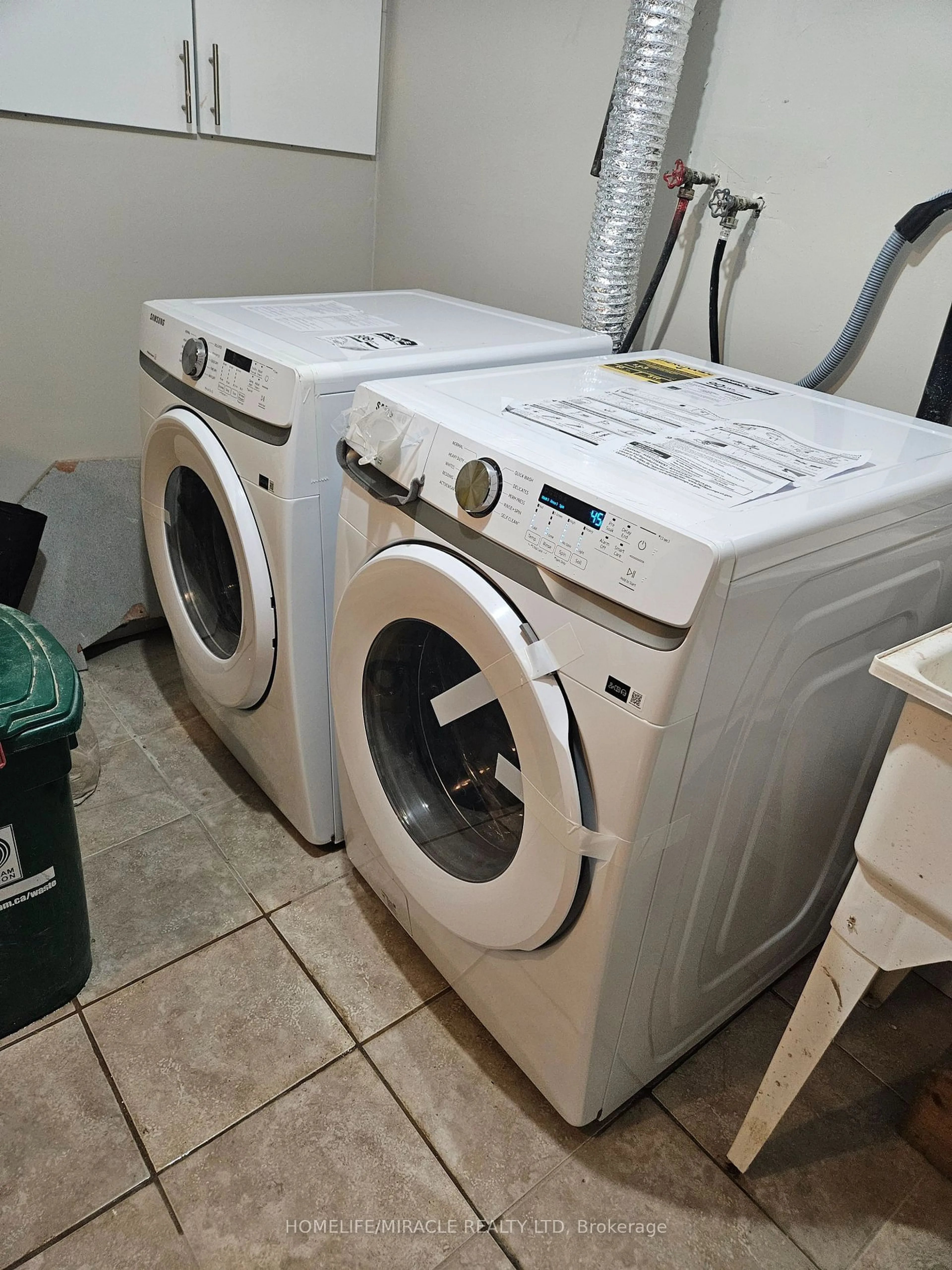 Laundry room for 544 Gillmoss Rd, Pickering Ontario L1W 3J4