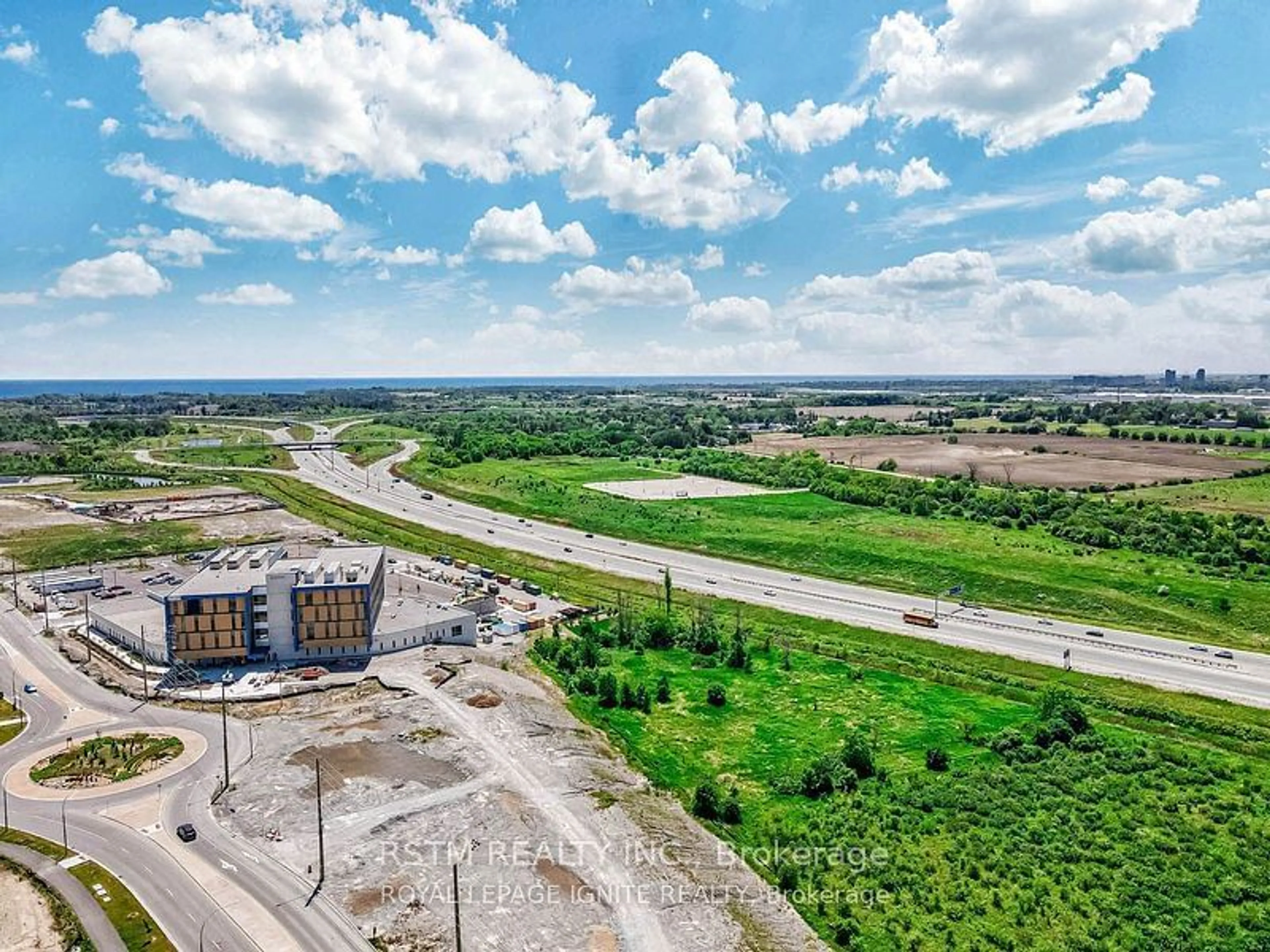 A pic from outside/outdoor area/front of a property/back of a property/a pic from drone, unknown for 100 Barkerville Dr, Whitby Ontario L1P 0L8