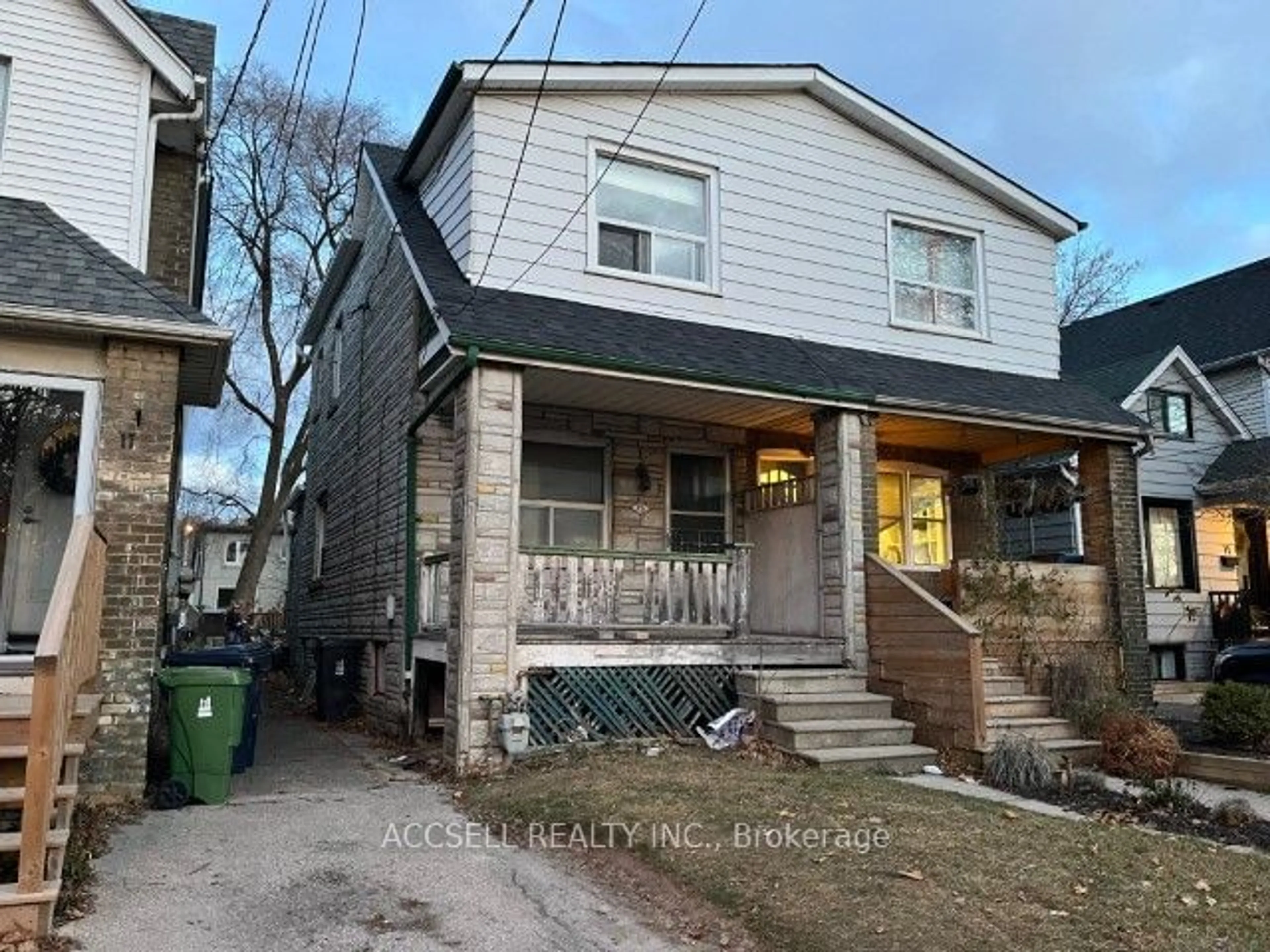 Unknown for 15 Eastdale Ave, Toronto Ontario M4C 4Z8