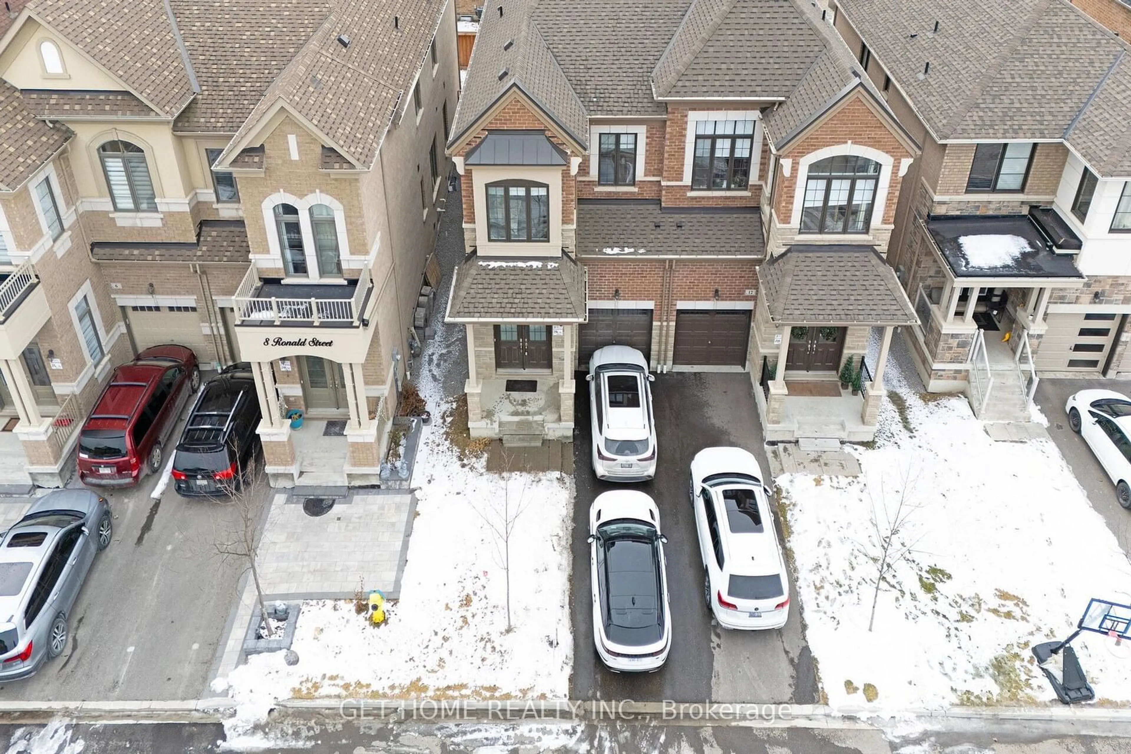 A pic from outside/outdoor area/front of a property/back of a property/a pic from drone, street for 10 Ronald St, Whitby Ontario L1P 0K1