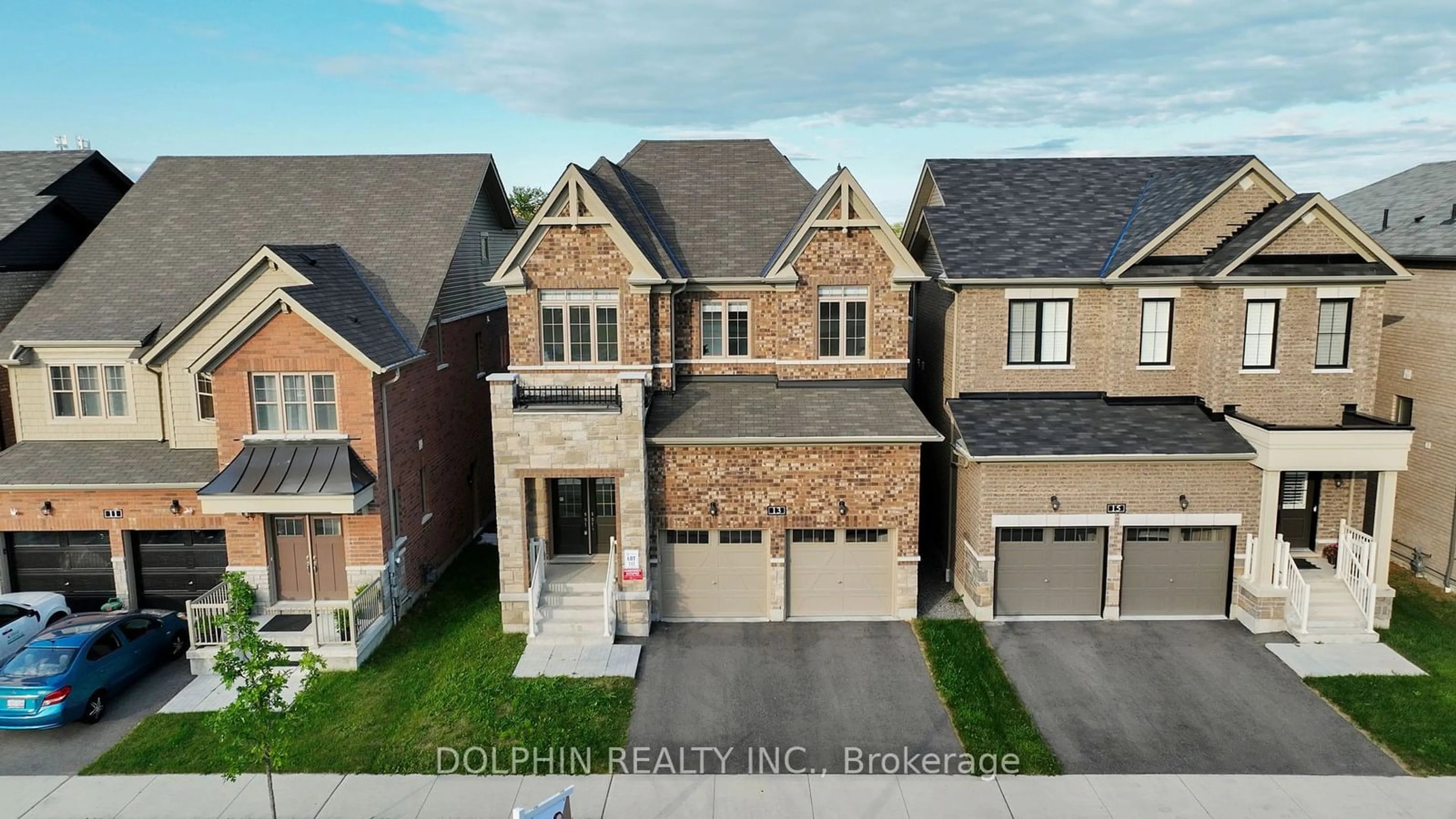 A pic from outside/outdoor area/front of a property/back of a property/a pic from drone, street for 13 Bremner St, Whitby Ontario L1R 0P7