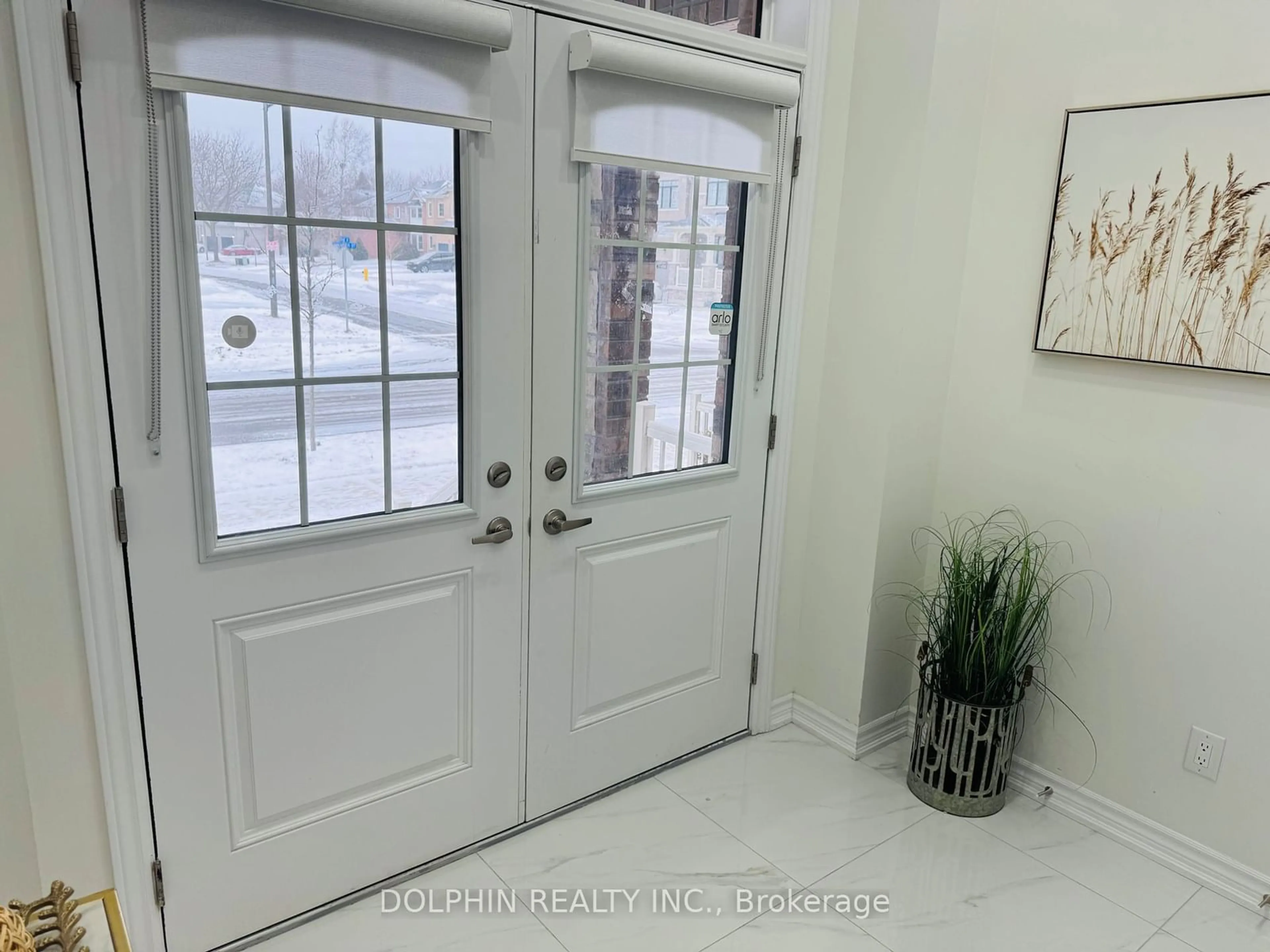 Indoor entryway for 13 Bremner St, Whitby Ontario L1R 0P7