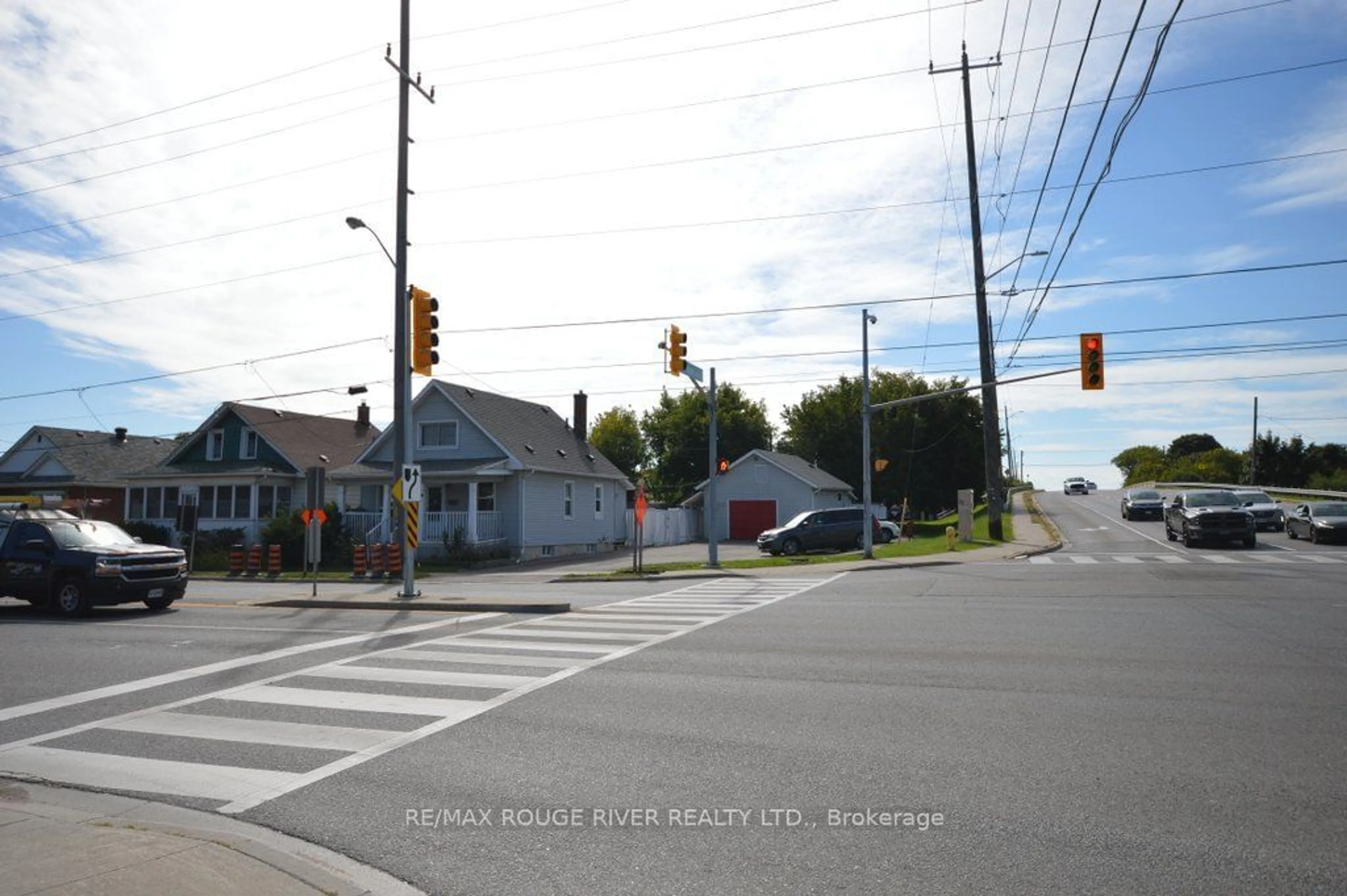 Blurry image for 279 Bloor St, Oshawa Ontario L1H 3M7