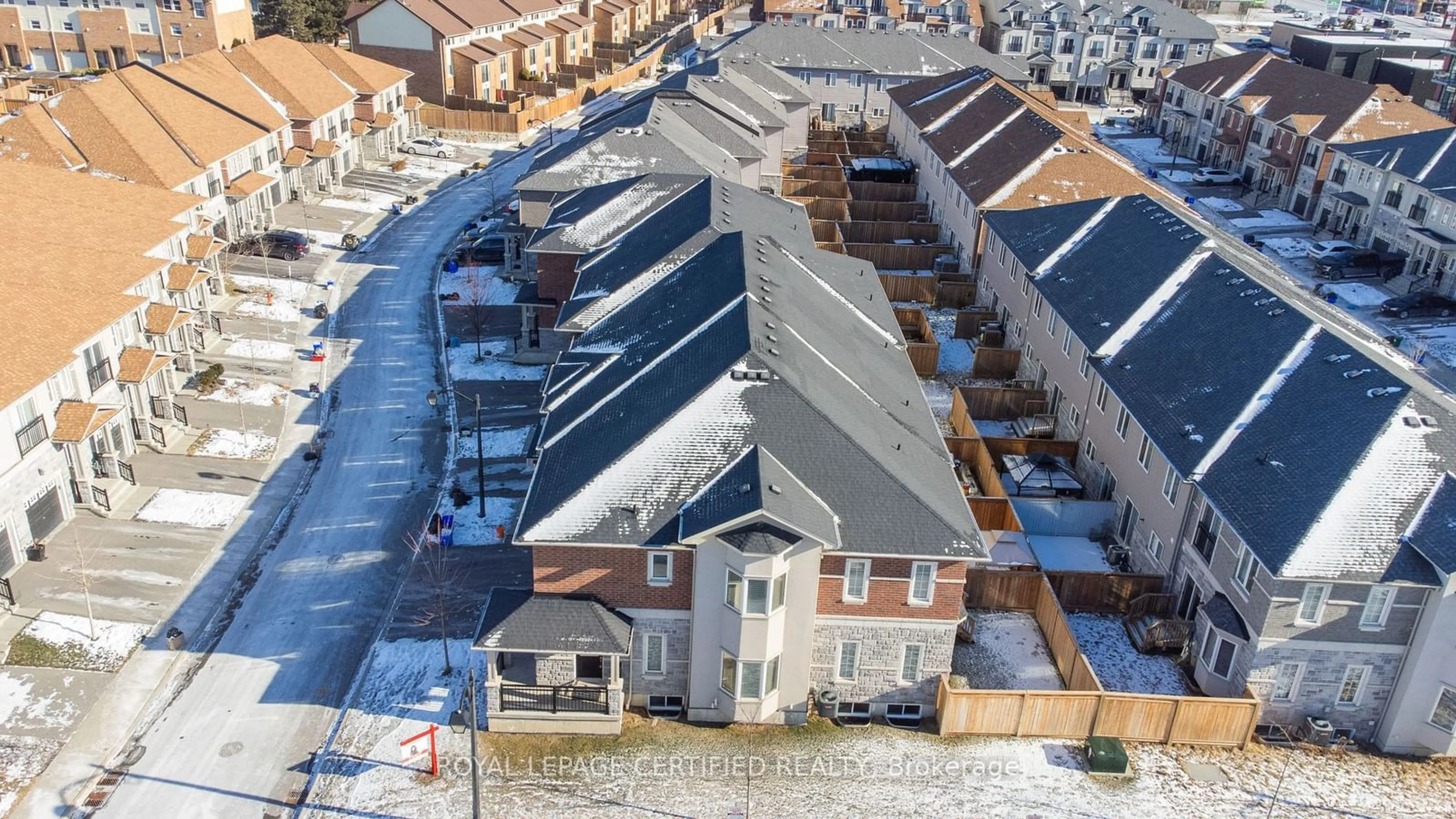 A pic from outside/outdoor area/front of a property/back of a property/a pic from drone, city buildings view from balcony for 56 Kantium Way, Whitby Ontario L1N 0L4