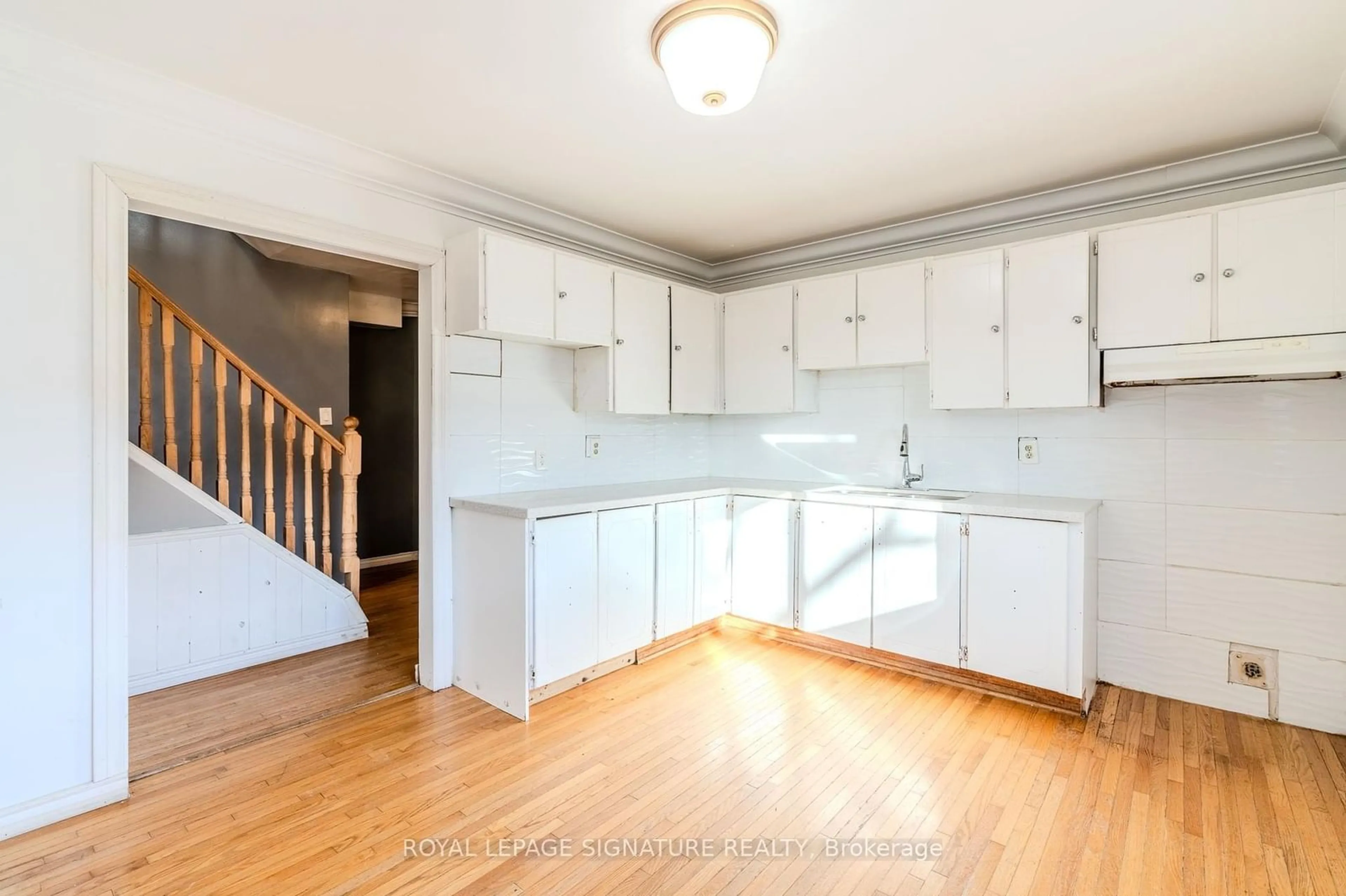 Open concept kitchen, unknown for 1010 Glen St #147, Oshawa Ontario L1J 6J2