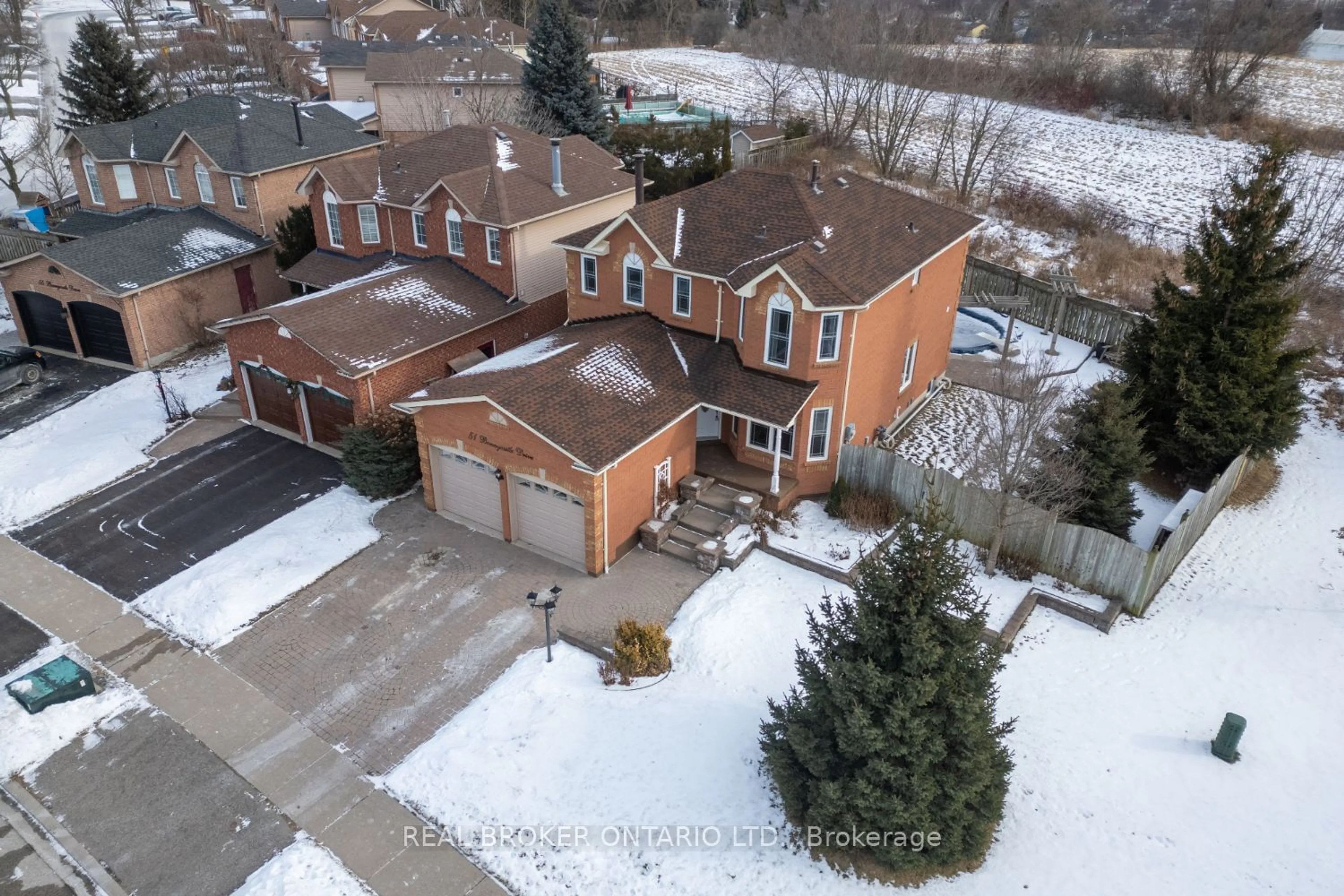 A pic from outside/outdoor area/front of a property/back of a property/a pic from drone, street for 51 Bonnycastle Dr, Clarington Ontario L1C 4S8