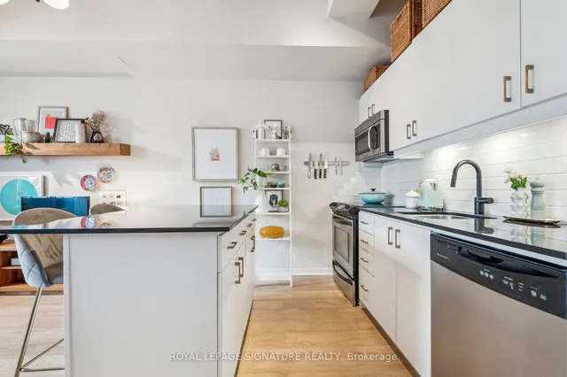 Additional property image - 201 Carlaw Ave Unit 702