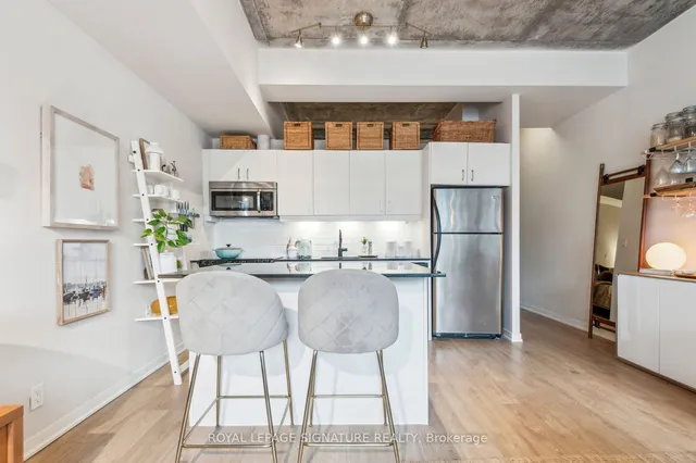 Additional property image - 201 Carlaw Ave Unit 702