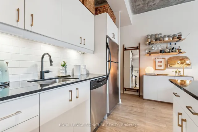 Additional property image - 201 Carlaw Ave Unit 702