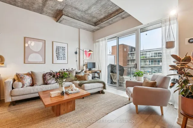 Additional property image - 201 Carlaw Ave Unit 702