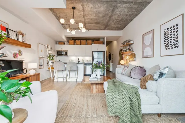 Additional property image - 201 Carlaw Ave Unit 702