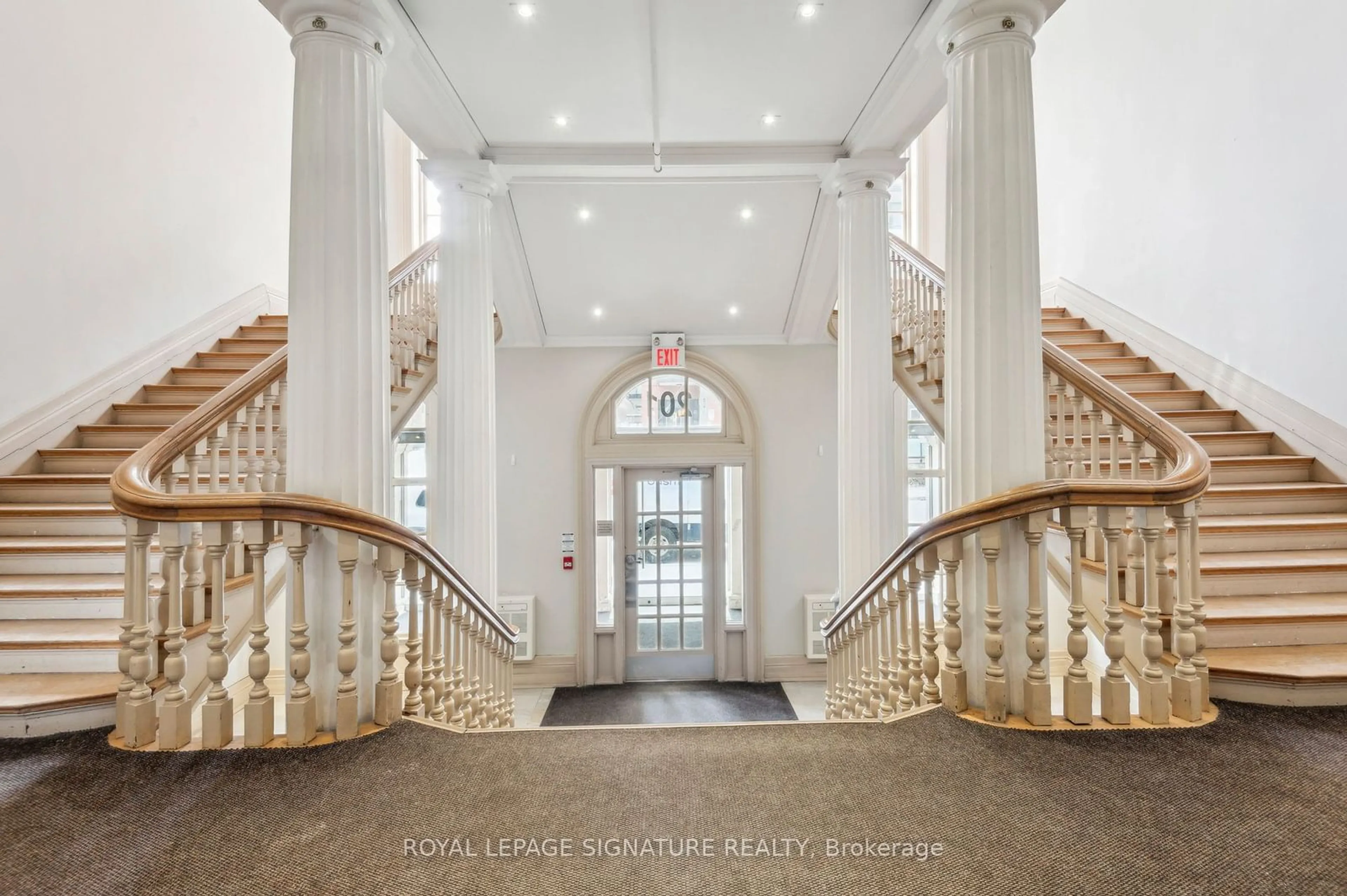 Indoor foyer for 201 Carlaw Ave #702, Toronto Ontario M4M 2S3