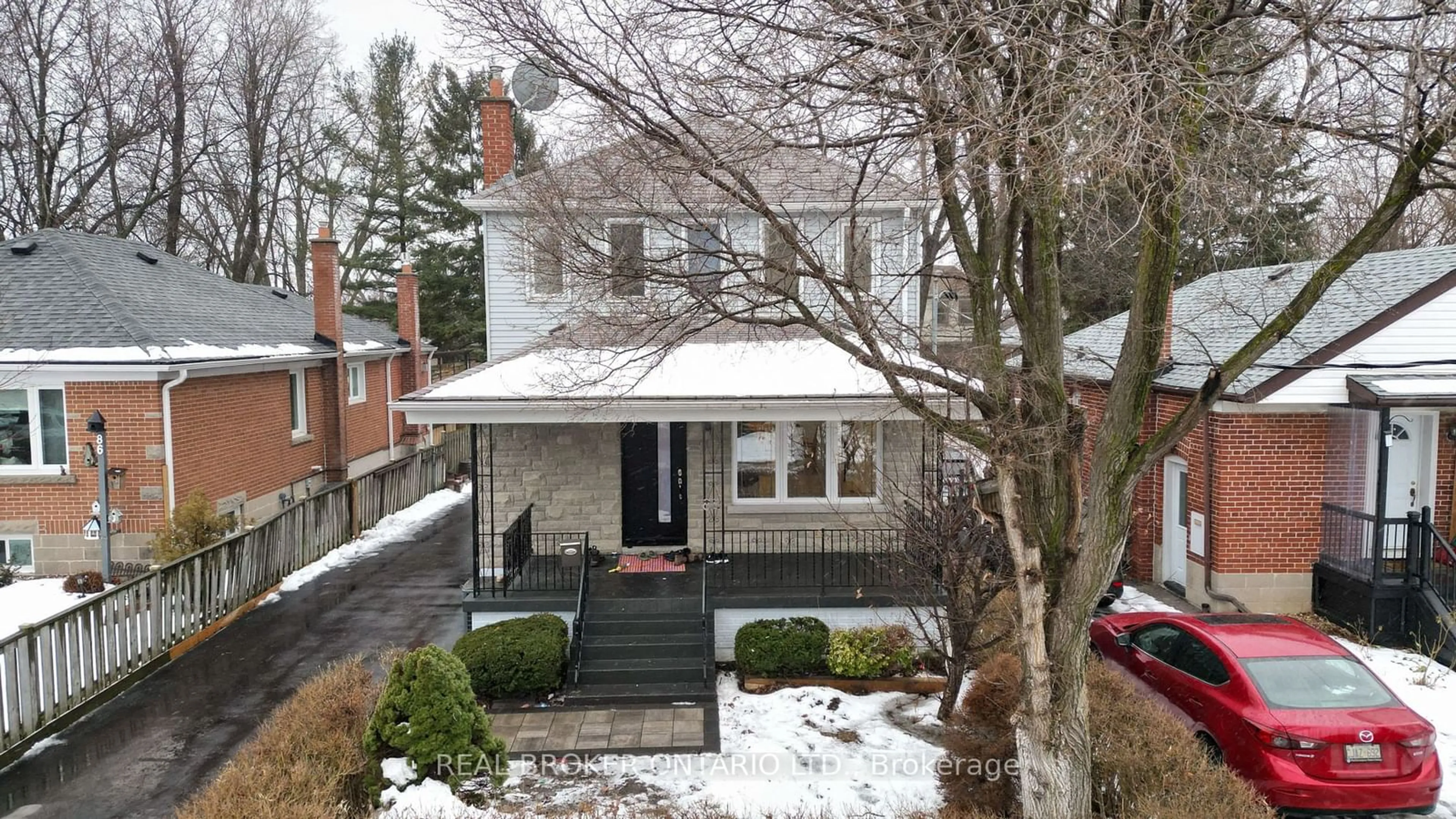 A pic from outside/outdoor area/front of a property/back of a property/a pic from drone, street for 88 Vanbrugh Ave, Toronto Ontario M1N 3T3