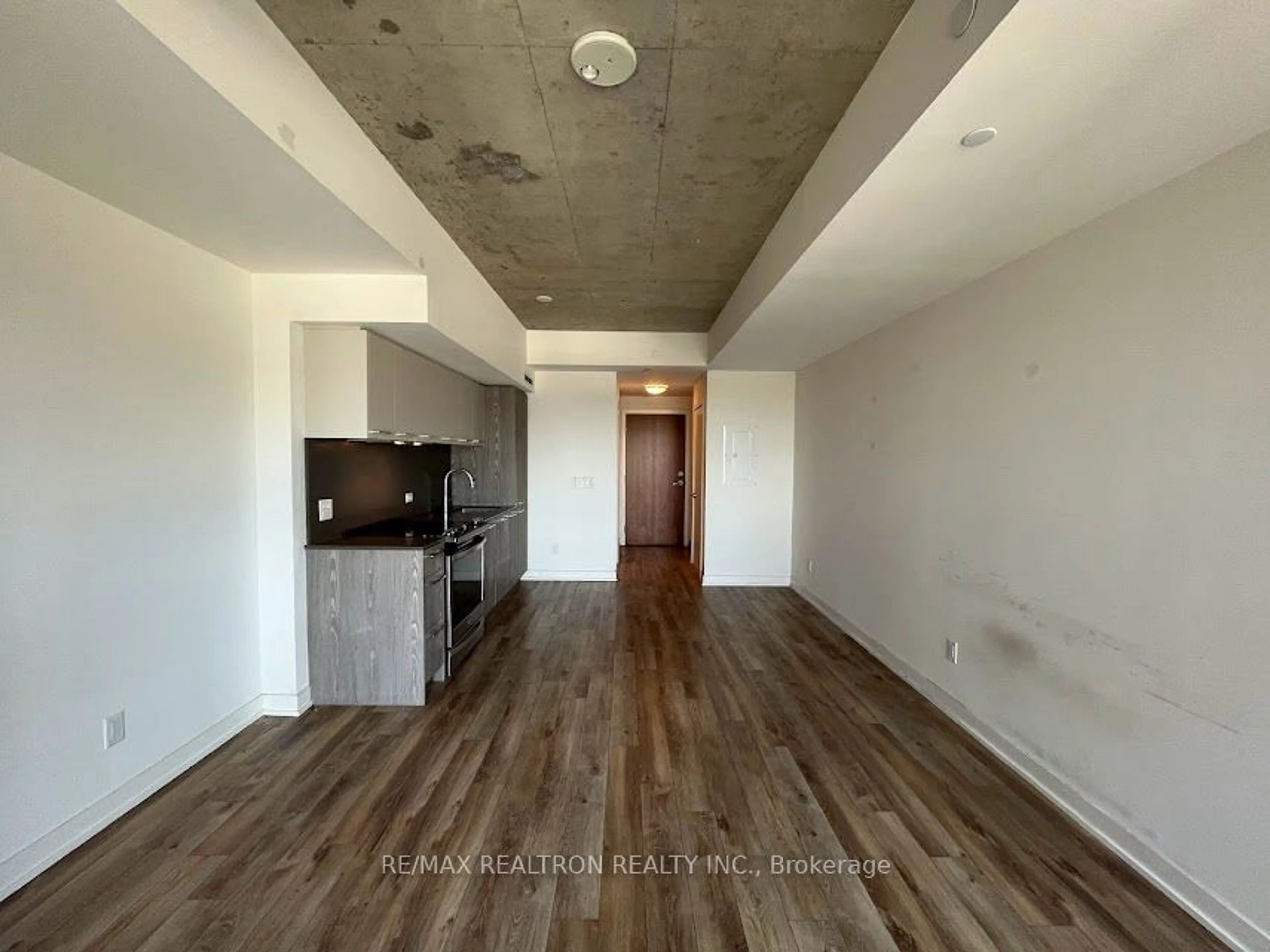 A pic of a room for 30 Baseball Pl #632, Toronto Ontario M4M 0E8