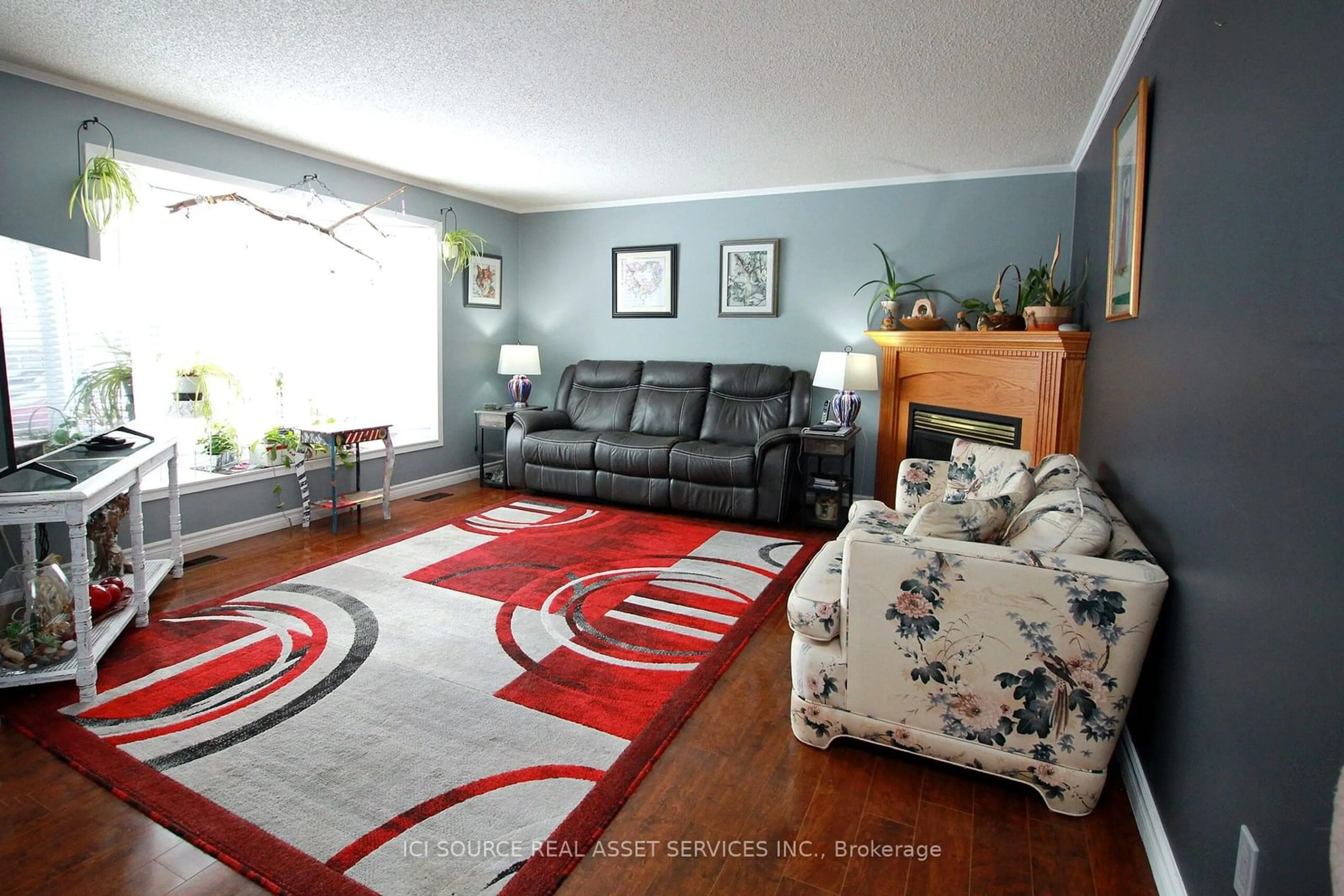 Living room with furniture, unknown for 231 Wilmot Tr, Clarington Ontario L1B 1A9