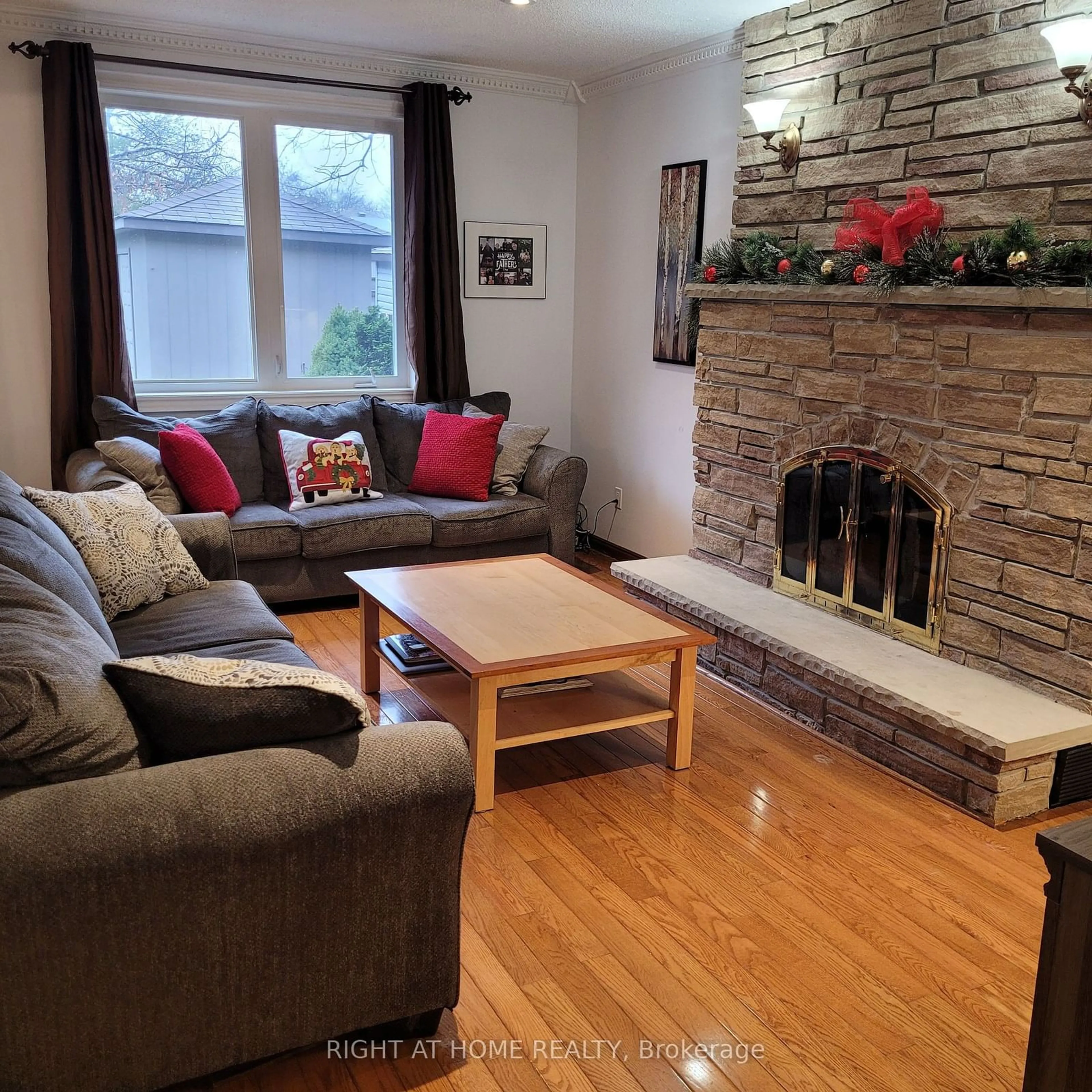 Living room with furniture, unknown for 436 Labrador Dr, Oshawa Ontario L1H 7E9