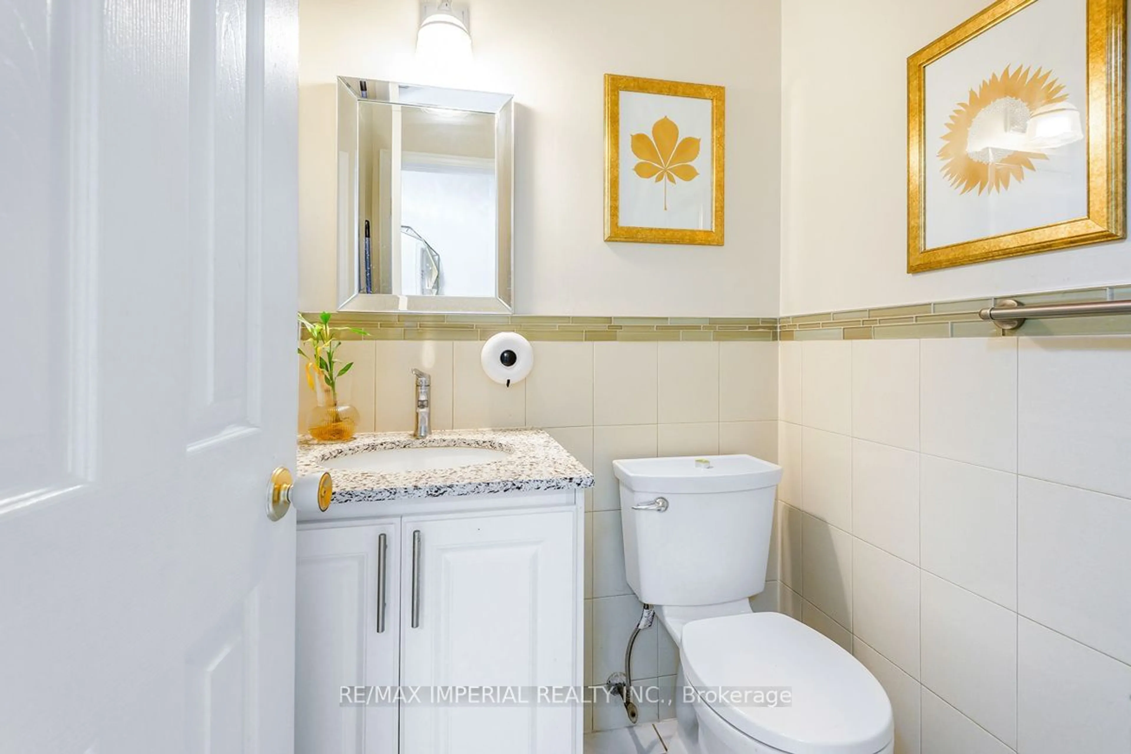 Standard bathroom, ceramic/tile floor for 65 Hartleywood Dr, Toronto Ontario M1S 3N1